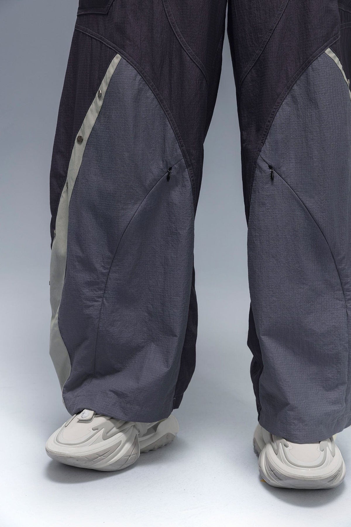 XIPHEVIL Deconstructed Contrast Panel Utility Curved Pants – photo 14 of 23
