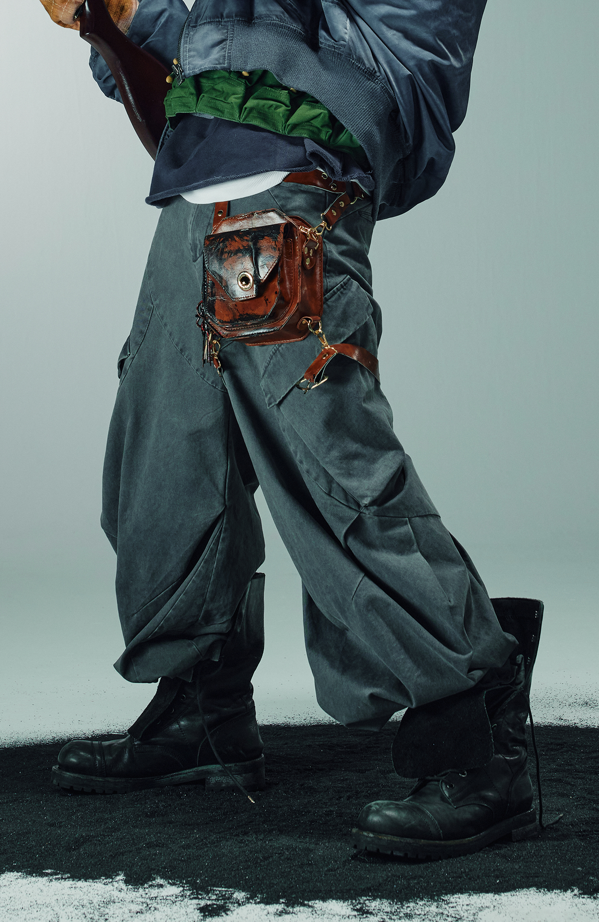 AVINMADE Curved-Blade Paneled Cargo Jeans – photo 7 of 16