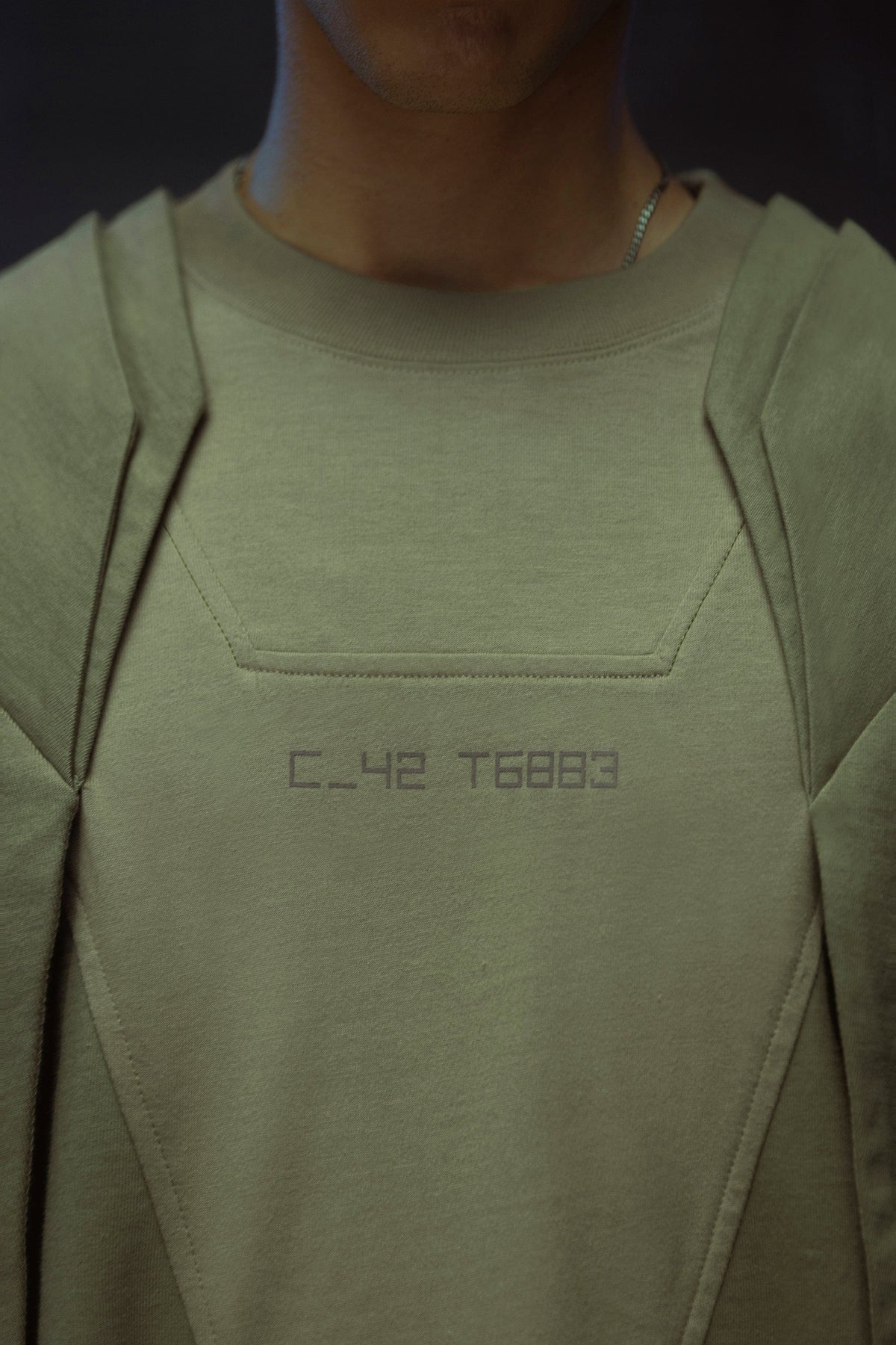 XIPHEVIL Deep Zone Deconstructed Armor Rivet T-Shirt Green – photo 10 of 18