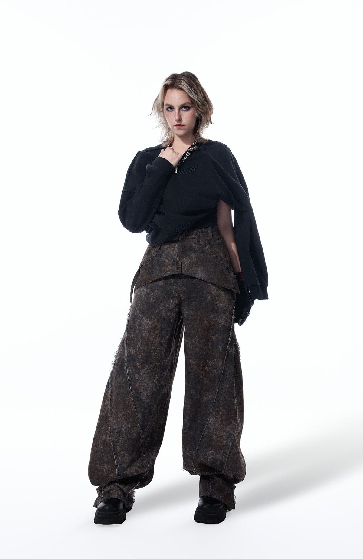 MOGONGSHE Distressed Detachable Drape Curved Panel Jeans – photo 14 of 25