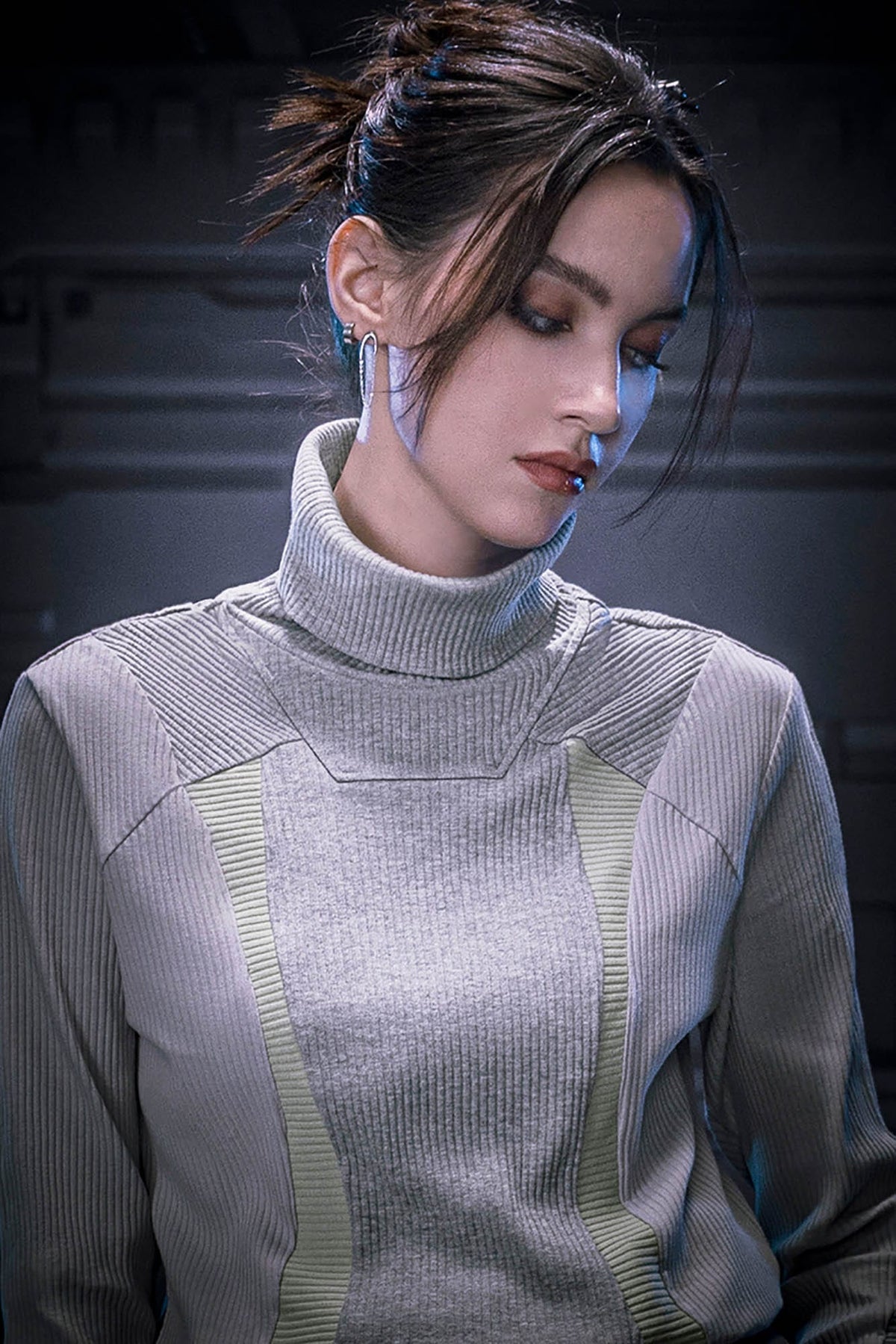 XIPHEVIL Ribbed Paneled Turtleneck Long-Sleeve Tee Grey – photo 8 of 13