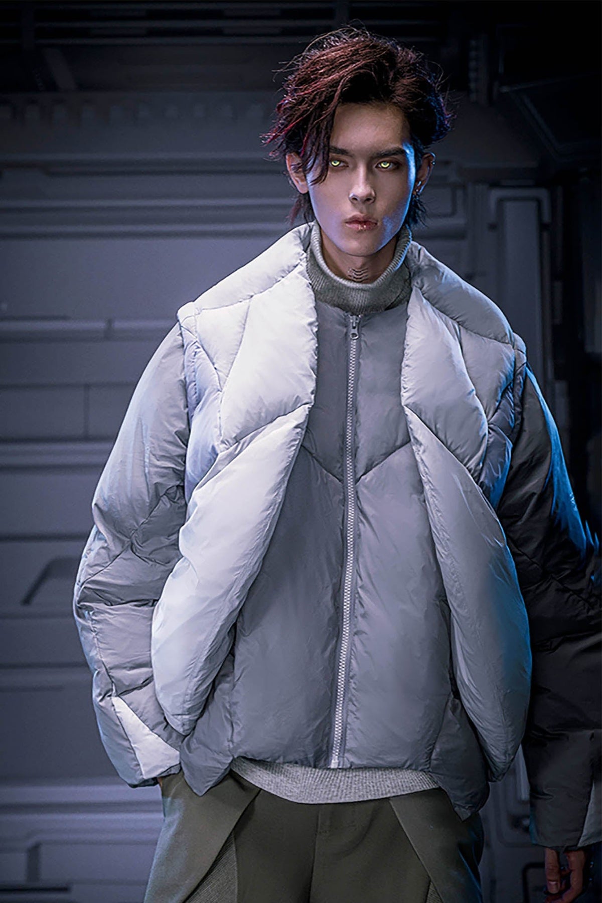 XIPHEVIL Exoskeleton Detachable-Sleeve Paneled Puffer Jacket – photo 6 of 12