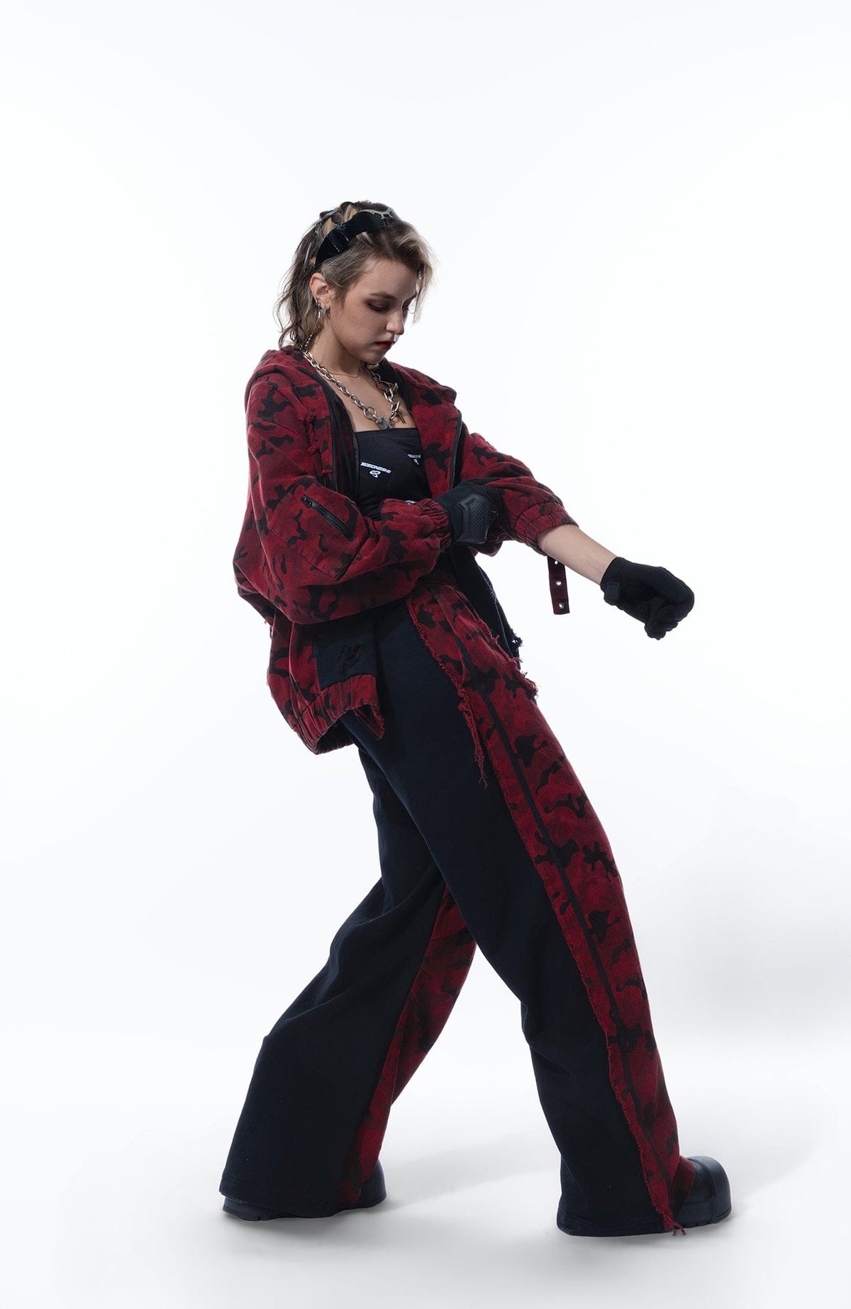 MOGONGSHE Camo Frayed LOGO Patch Hooded Jacket – photo 8 of 22