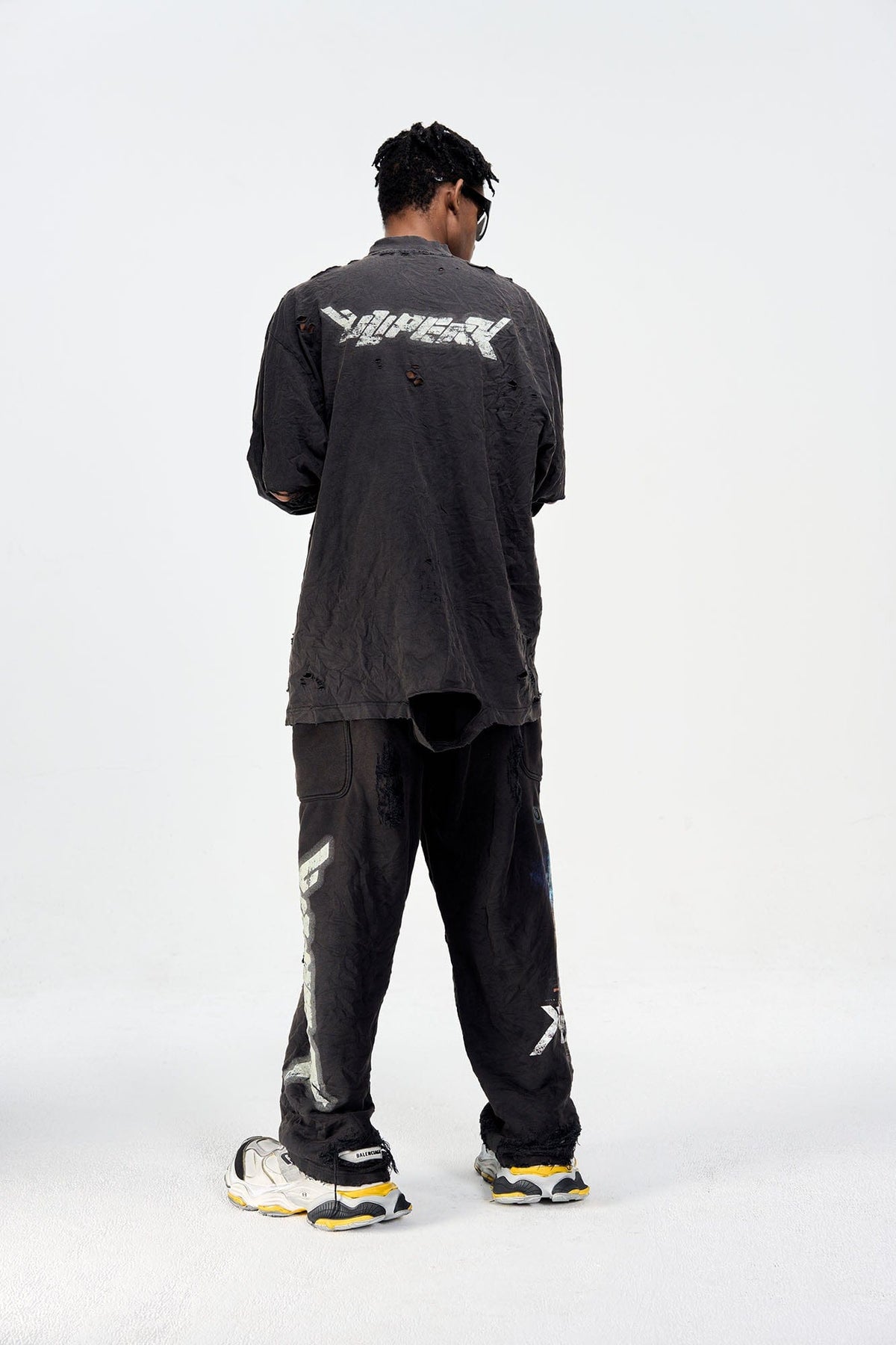 ULIPERY Distressed Glow Crinkled Long Sleeve Tee – photo 5 of 21