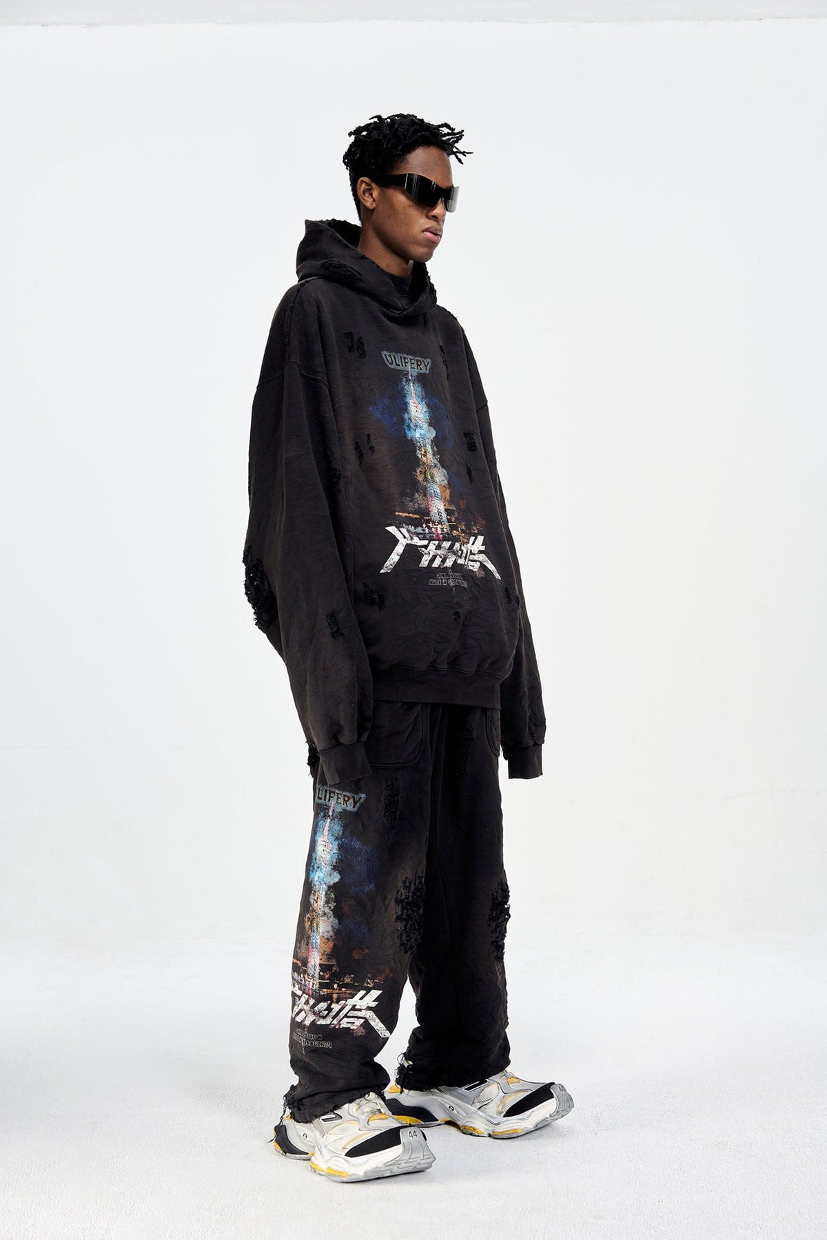 ULIPERY Distressed Glow Crinkled Sweatpants – photo 6 of 19