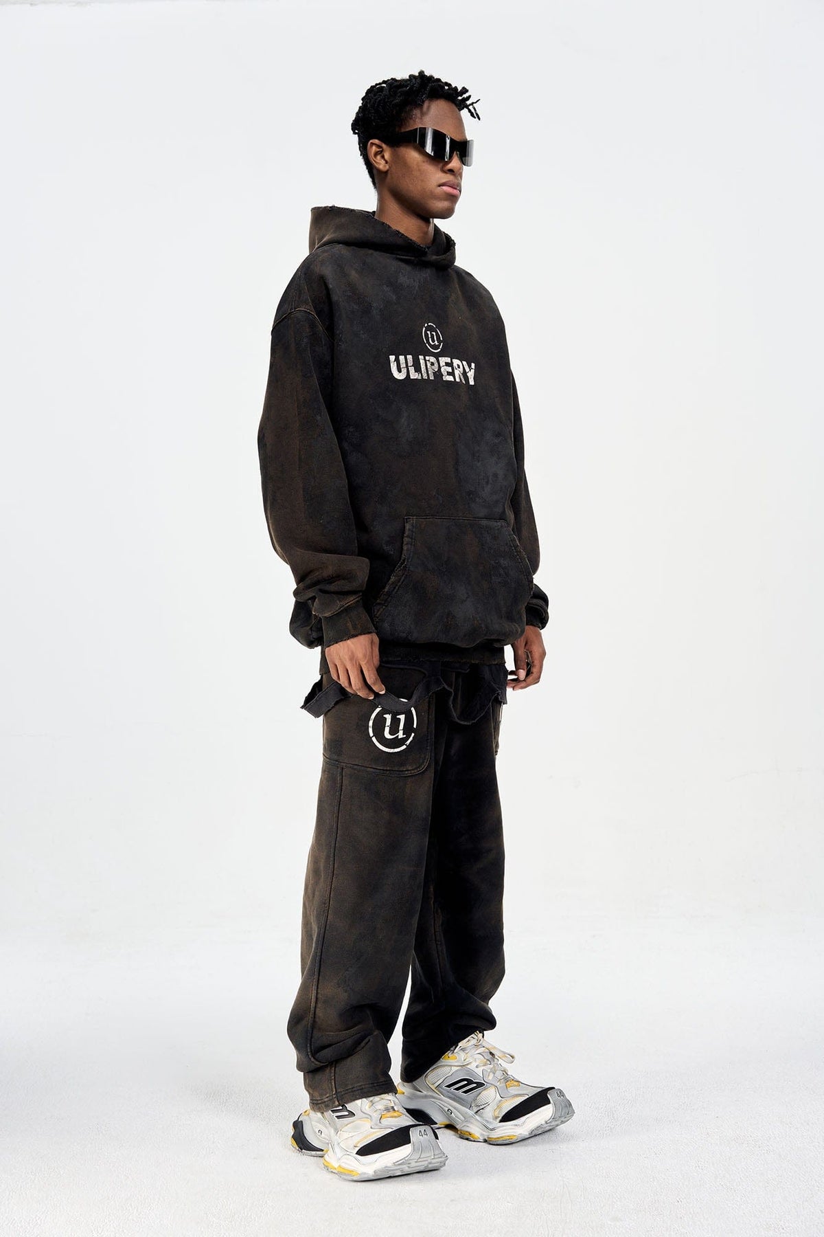 ULIPERY LOGO Mud-Wash Frayed Sweatpants – photo 5 of 10