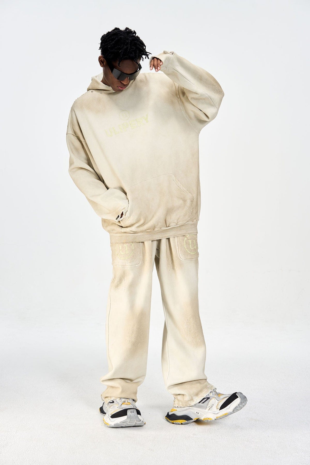 ULIPERY Dirty Fit Distressed Glow Sweatpants – photo 5 of 15