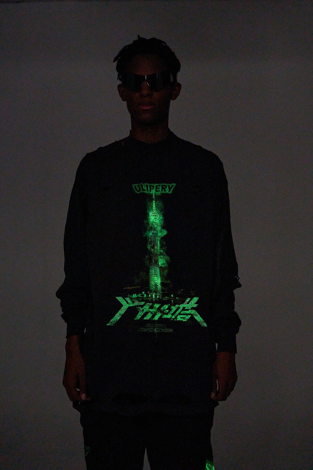 ULIPERY Distressed Glow Crinkled Long Sleeve Tee – photo 7 of 21