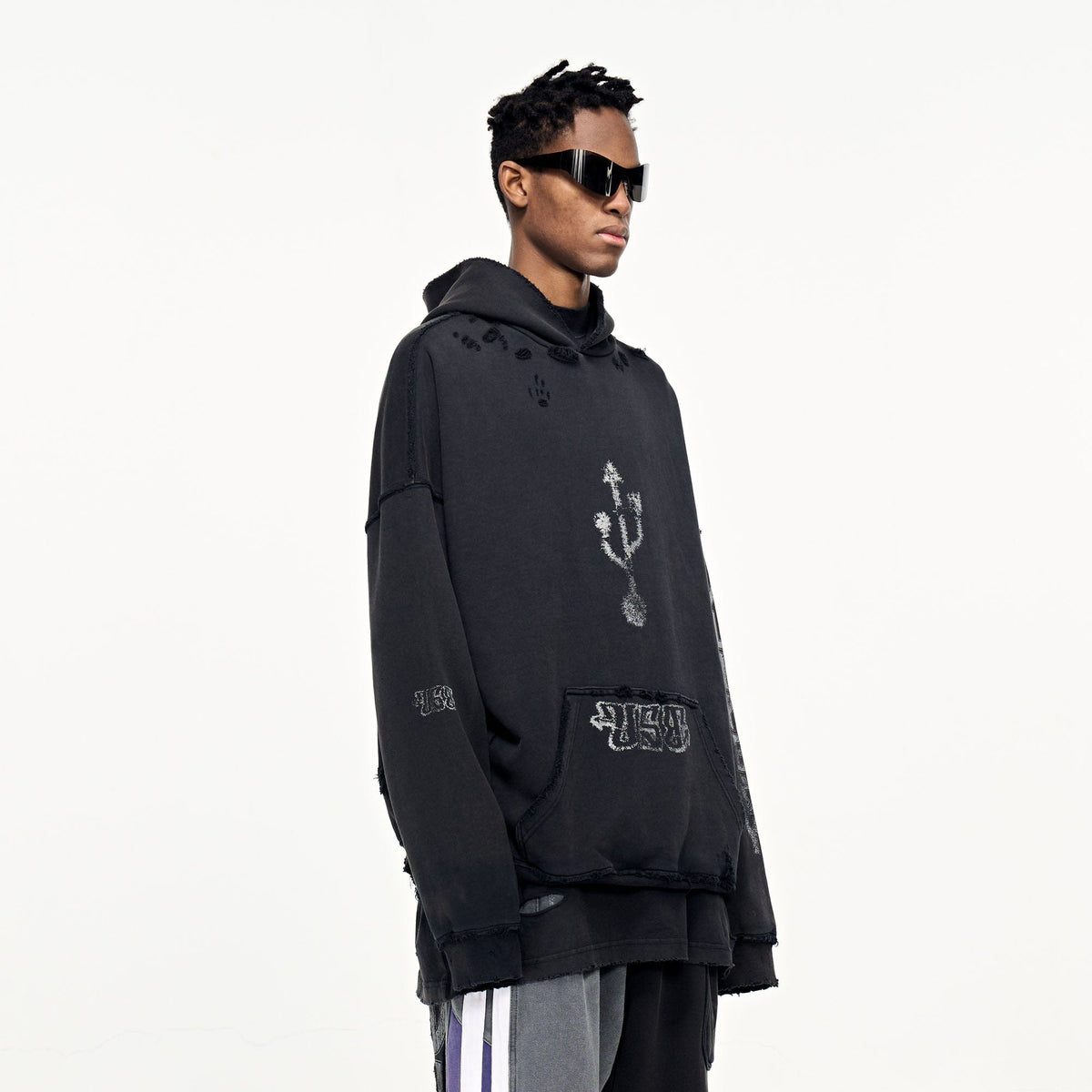 ULIPERY Distressed USB Graphic Hoodie – photo 3 of 12