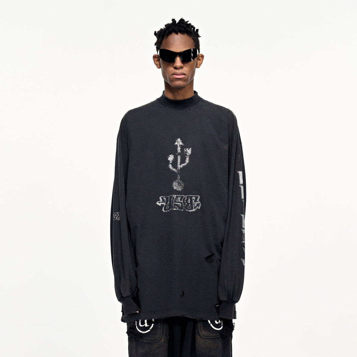 ULIPERY Distressed USB Graphic Sweatshirt – photo 2 of 11