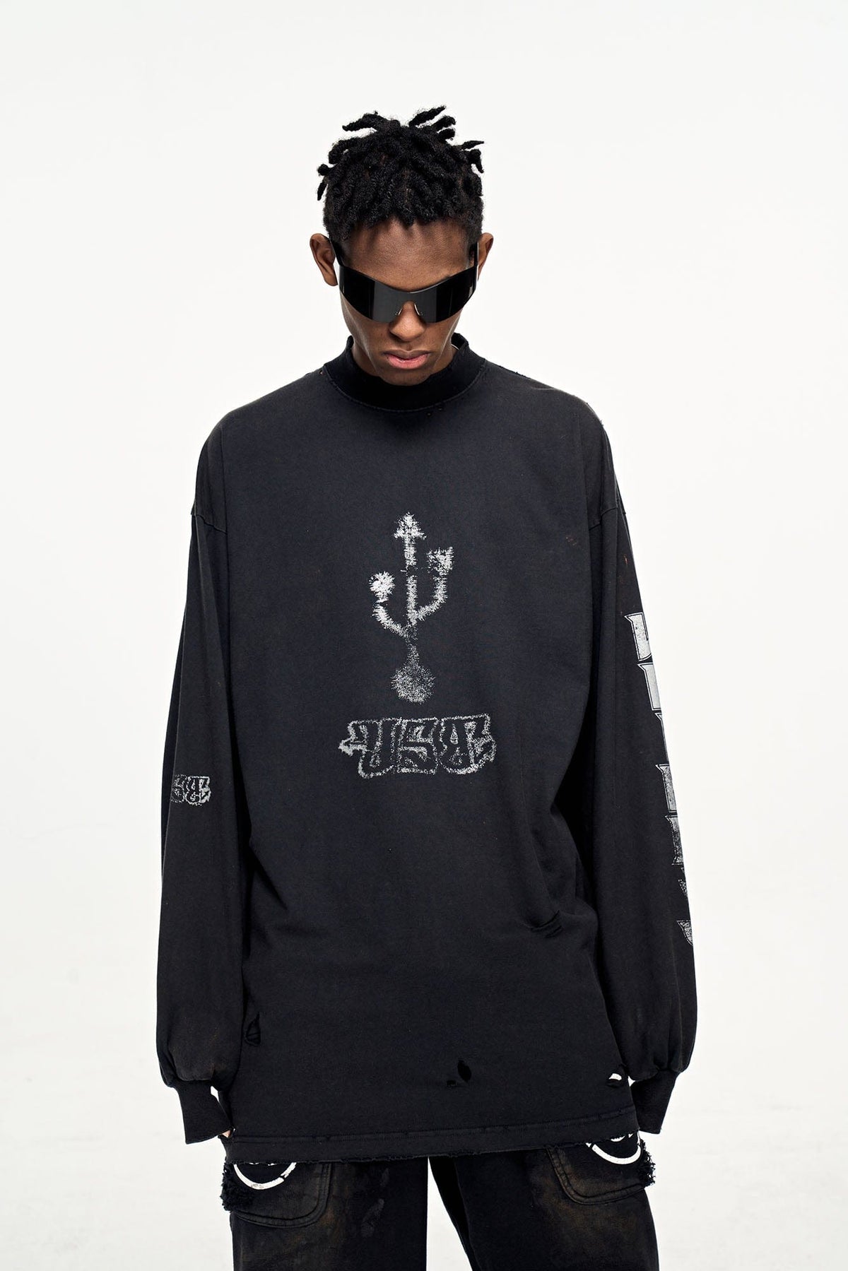ULIPERY Distressed USB Graphic Sweatshirt – photo 6 of 11