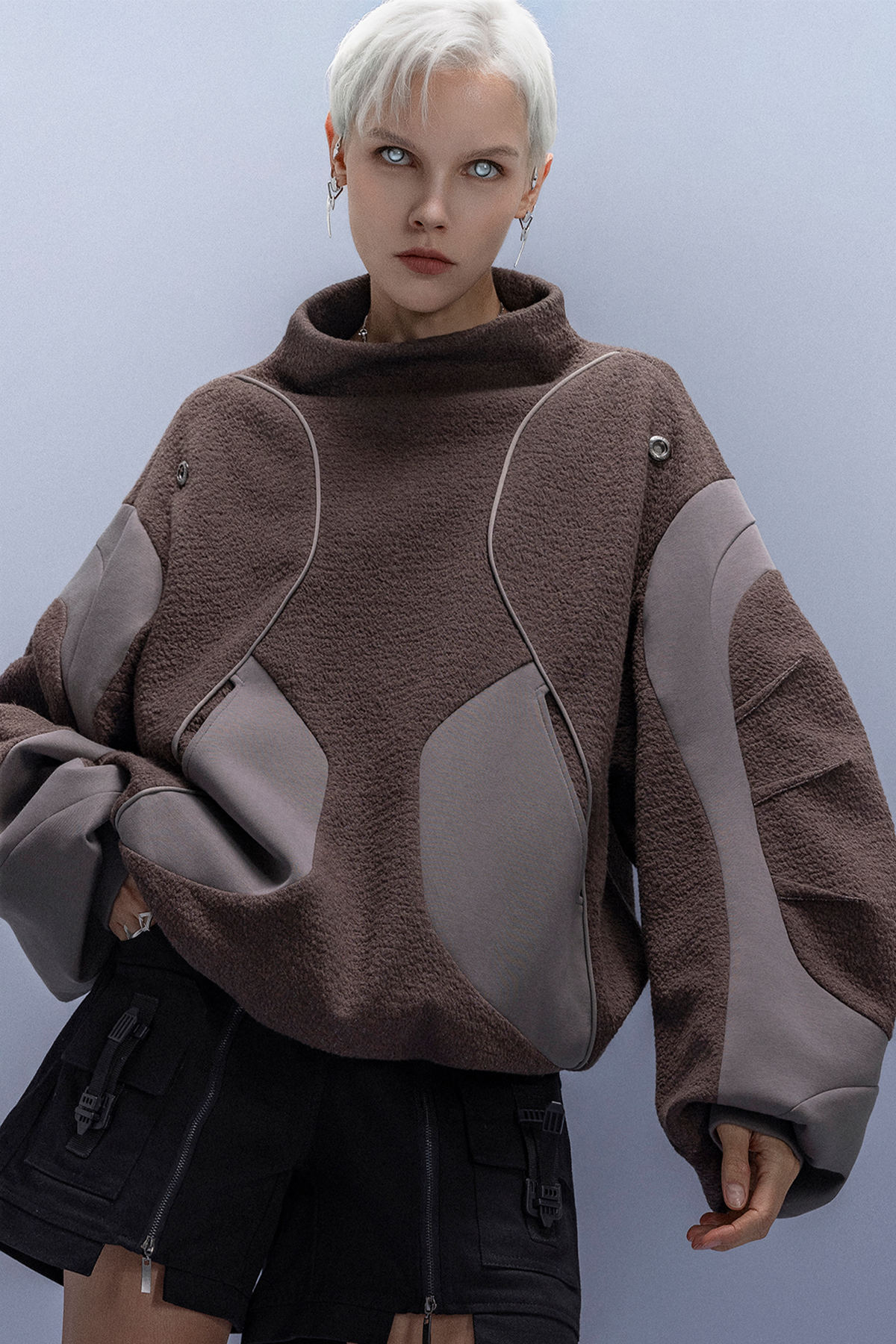 XIPHEVIL Fleece-Panel Saber-Sleeve Sweatshirt Coffee – photo 8 of 9