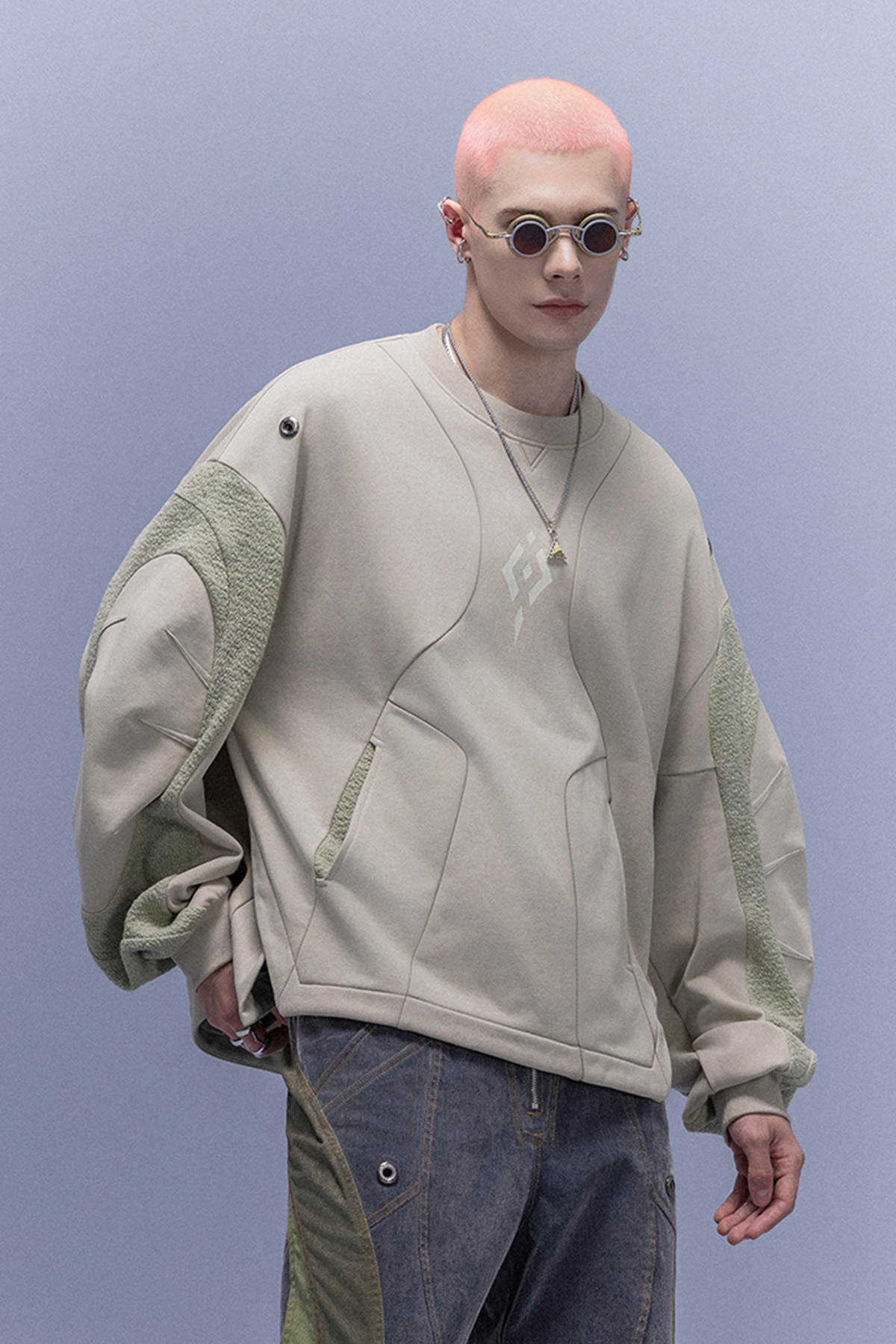 XIPHEVIL Utility Paneled Crewneck Sweatshirt Green – photo 8 of 10