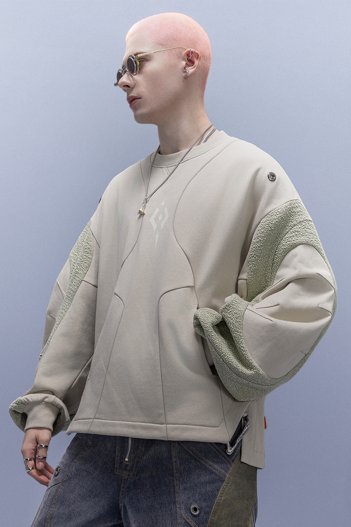 XIPHEVIL Utility Paneled Crewneck Sweatshirt Green – photo 9 of 10