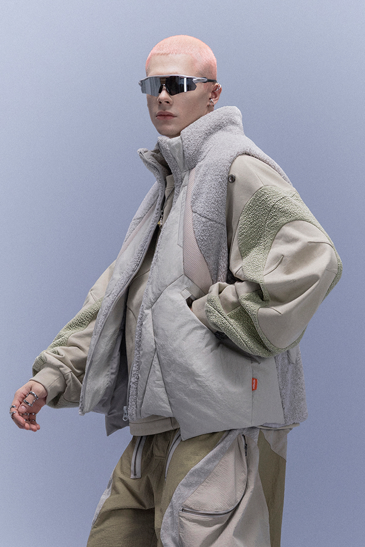 XIPHEVIL High-Neck Fleece-Panel Vest Light Gray – photo 13 of 18
