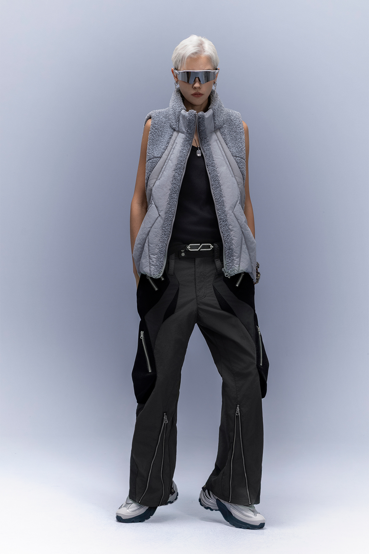 XIPHEVIL High-Neck Fleece-Panel Vest Dark Gray – photo 3 of 18