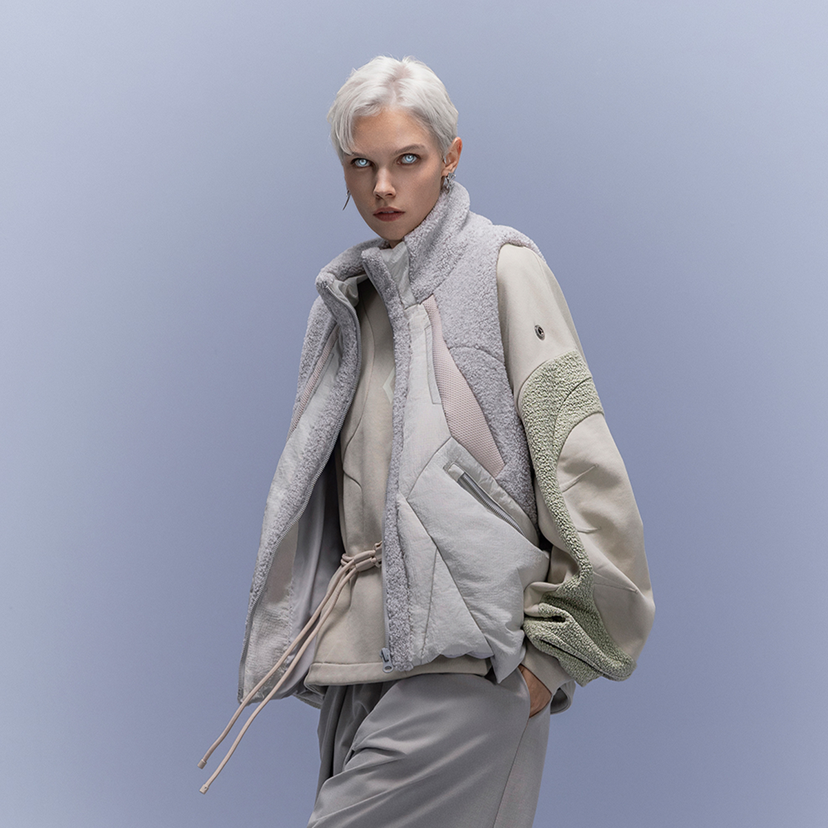XIPHEVIL High-Neck Fleece-Panel Vest Light Gray – photo 3 of 18