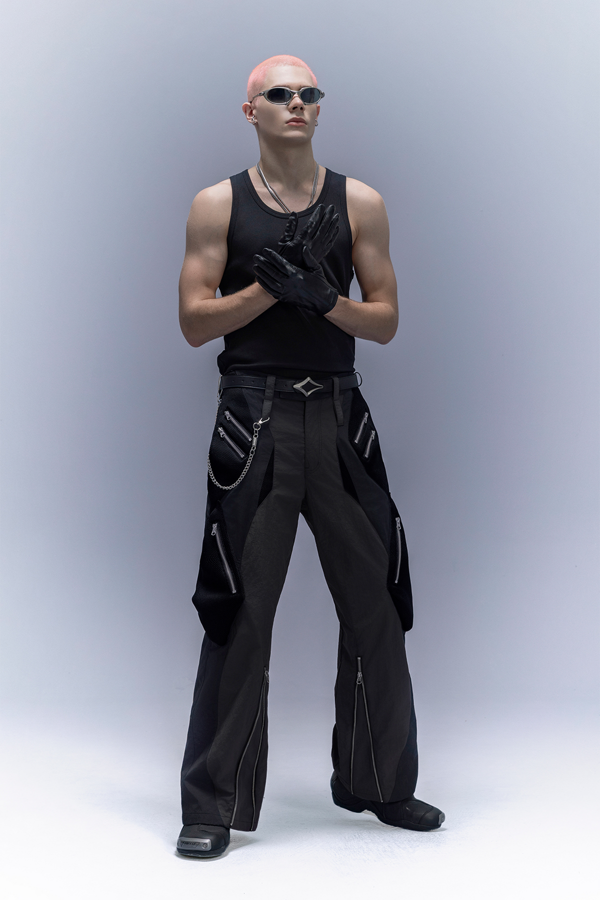 XIPHEVIL Paneled Multi-Pocket Zip Cargo Pants Black – photo 5 of 9
