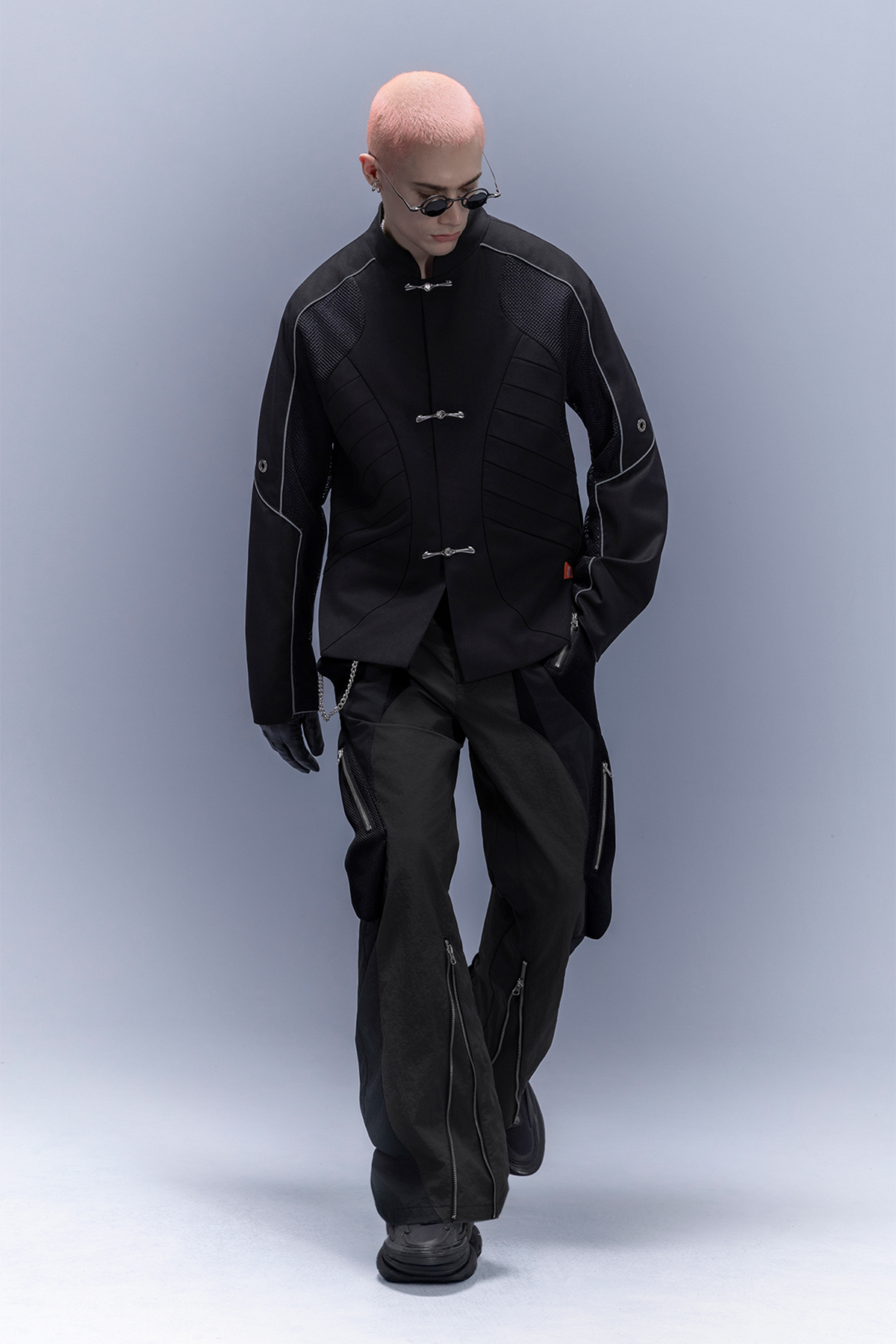 XIPHEVIL Paneled Multi-Pocket Zip Cargo Pants Black – photo 4 of 9