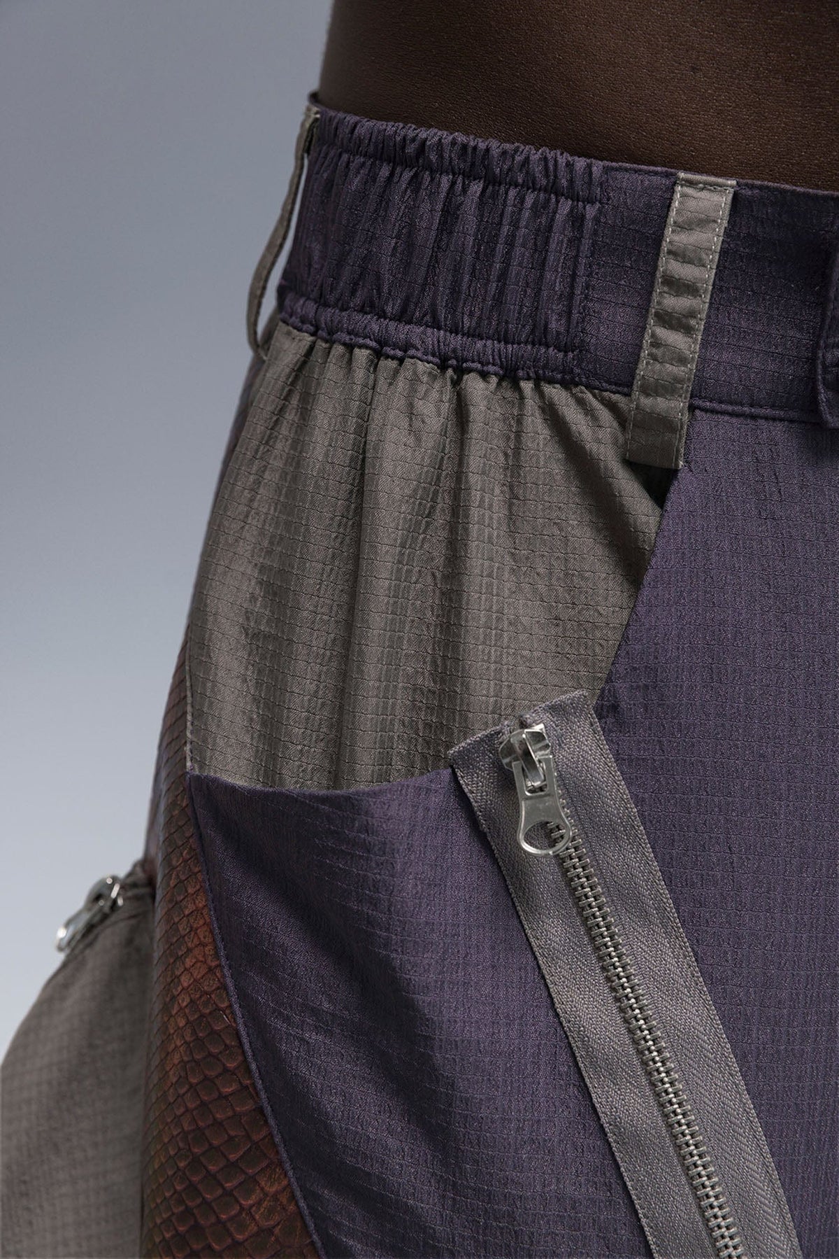 XIPHEVIL Snake Skin Contrast Panel Multi-Pocket Shorts – photo 12 of 22