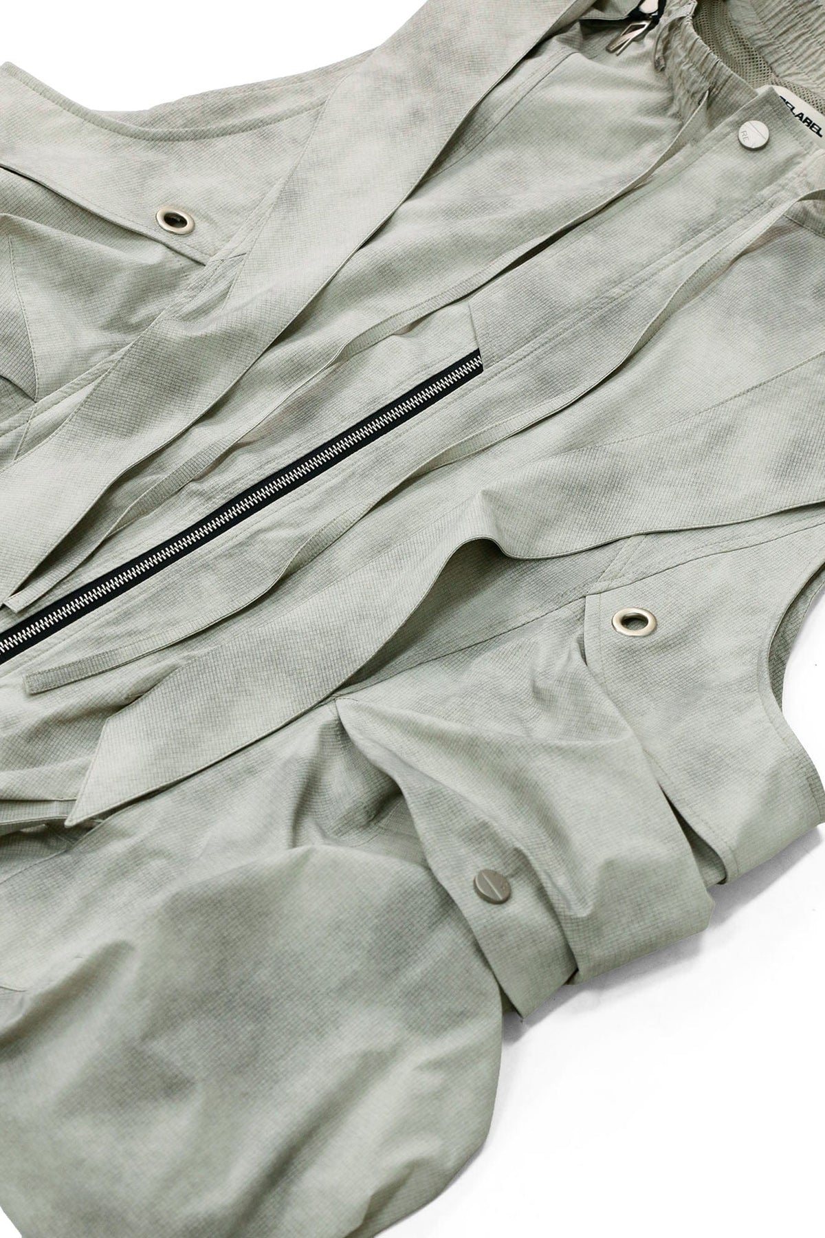 RELABEL Detachable Hood Big-Pocket Vest – photo 10 of 17