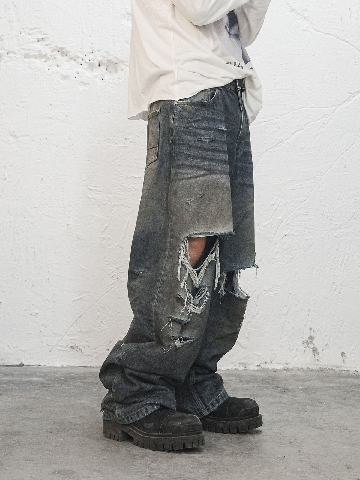 UNDERWATER Muddy Ripped Baggy Jeans – photo 6 of 13