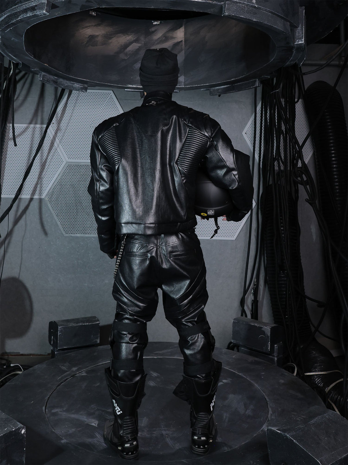 SSIN7 Armored Panel Bomber Jacket – photo 5 of 13
