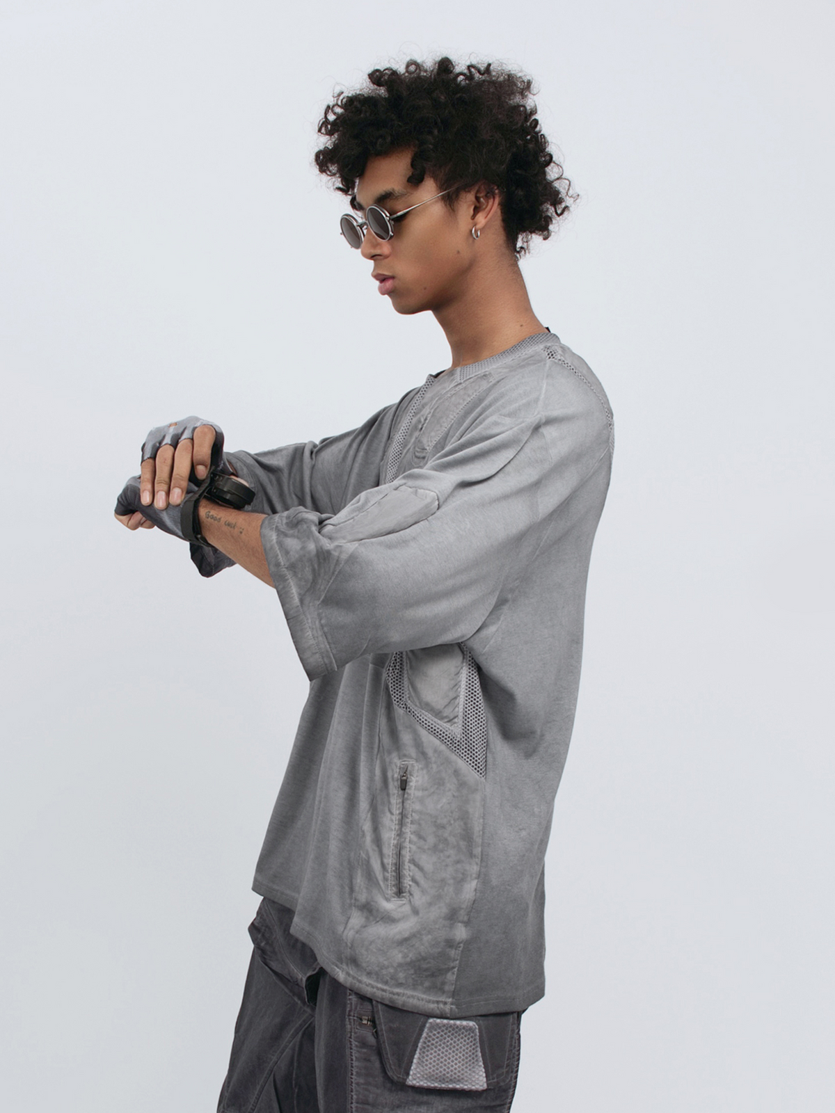 STEAM Distressed Mesh-Spliced Oversized Tactical T-Shirt – photo 25 of 25