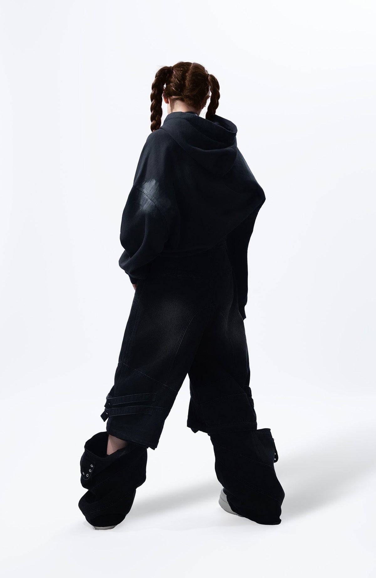 MOGONGSHE Detachable Drape-Strap Washed Jeans – photo 8 of 39