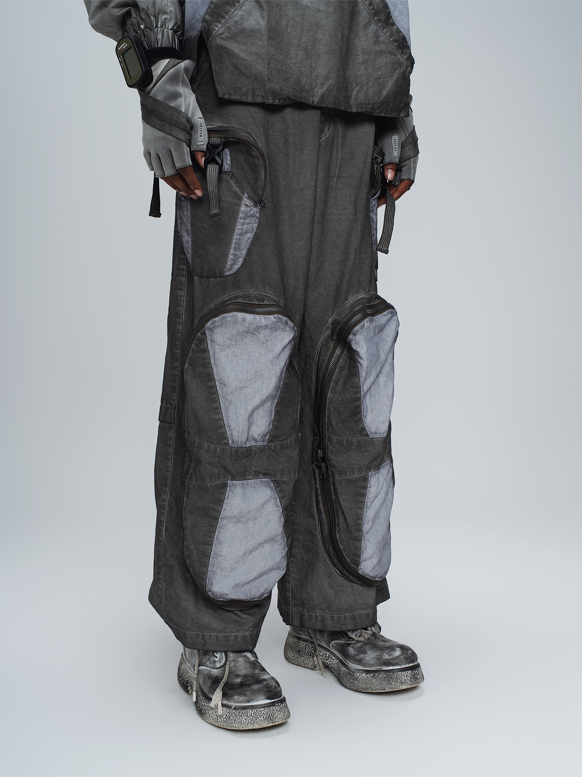 STEAM Multi-Pocket Spliced Parachute Cargo Pants – photo 17 of 25