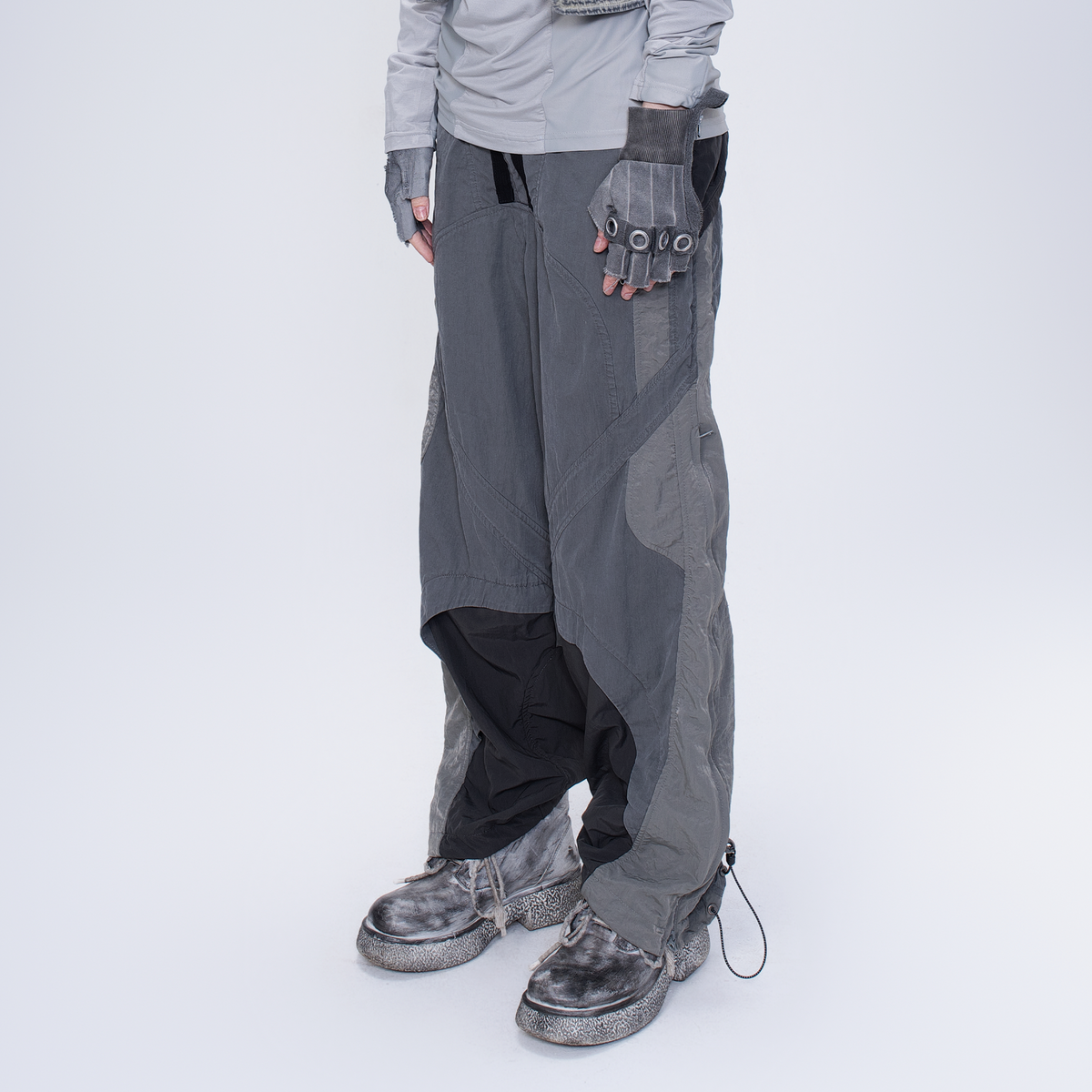 STEAM Deconstructed Zippered Spliced Wide-Leg Cargo Pants – photo 5 of 36