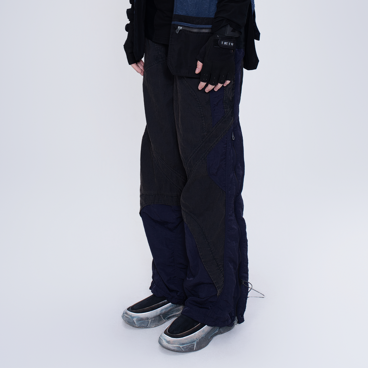 STEAM Deconstructed Zippered Spliced Wide-Leg Cargo Pants – photo 6 of 36