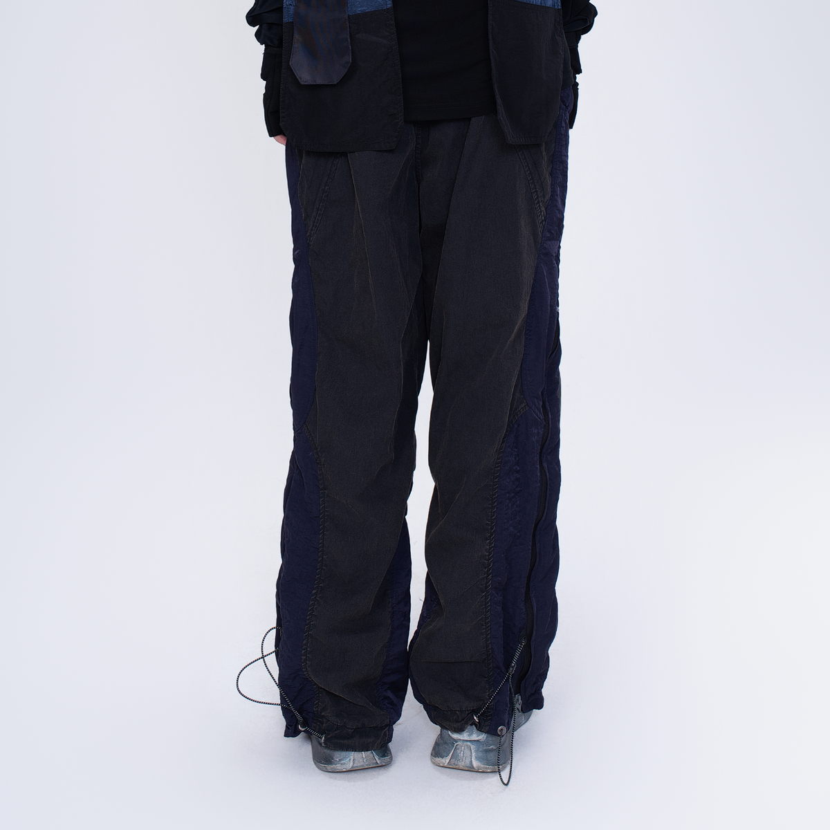STEAM Deconstructed Zippered Spliced Wide-Leg Cargo Pants – photo 4 of 36
