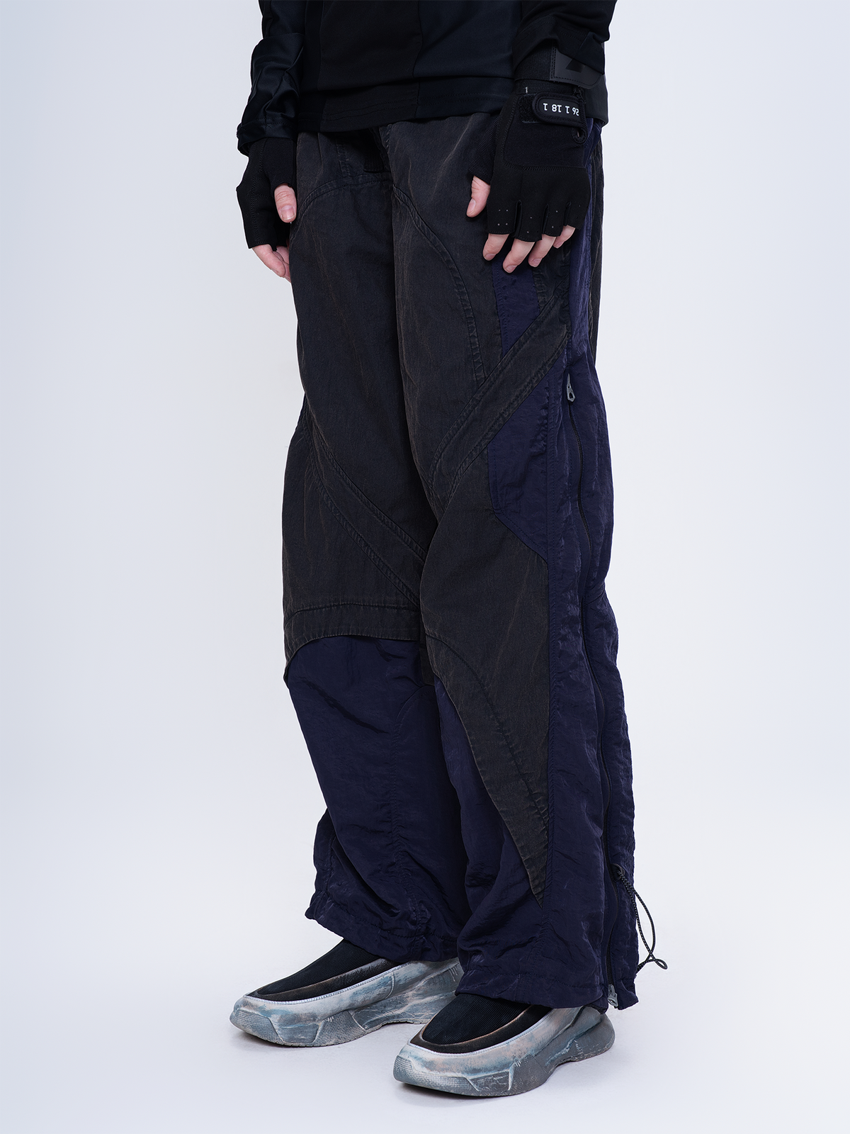 STEAM Deconstructed Zippered Spliced Wide-Leg Cargo Pants – photo 25 of 36