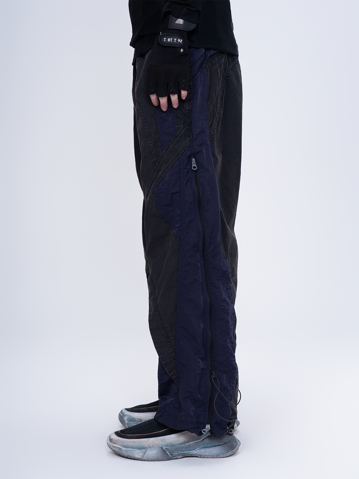 STEAM Deconstructed Zippered Spliced Wide-Leg Cargo Pants – photo 26 of 36