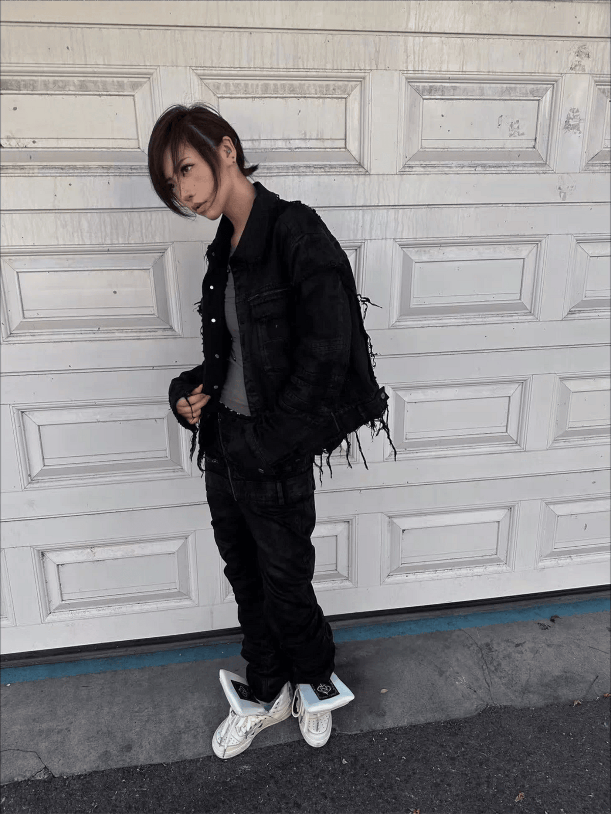 CINDER VEIN Washed Distressed Back-Zipper Denim Jacket – photo 6 of 15