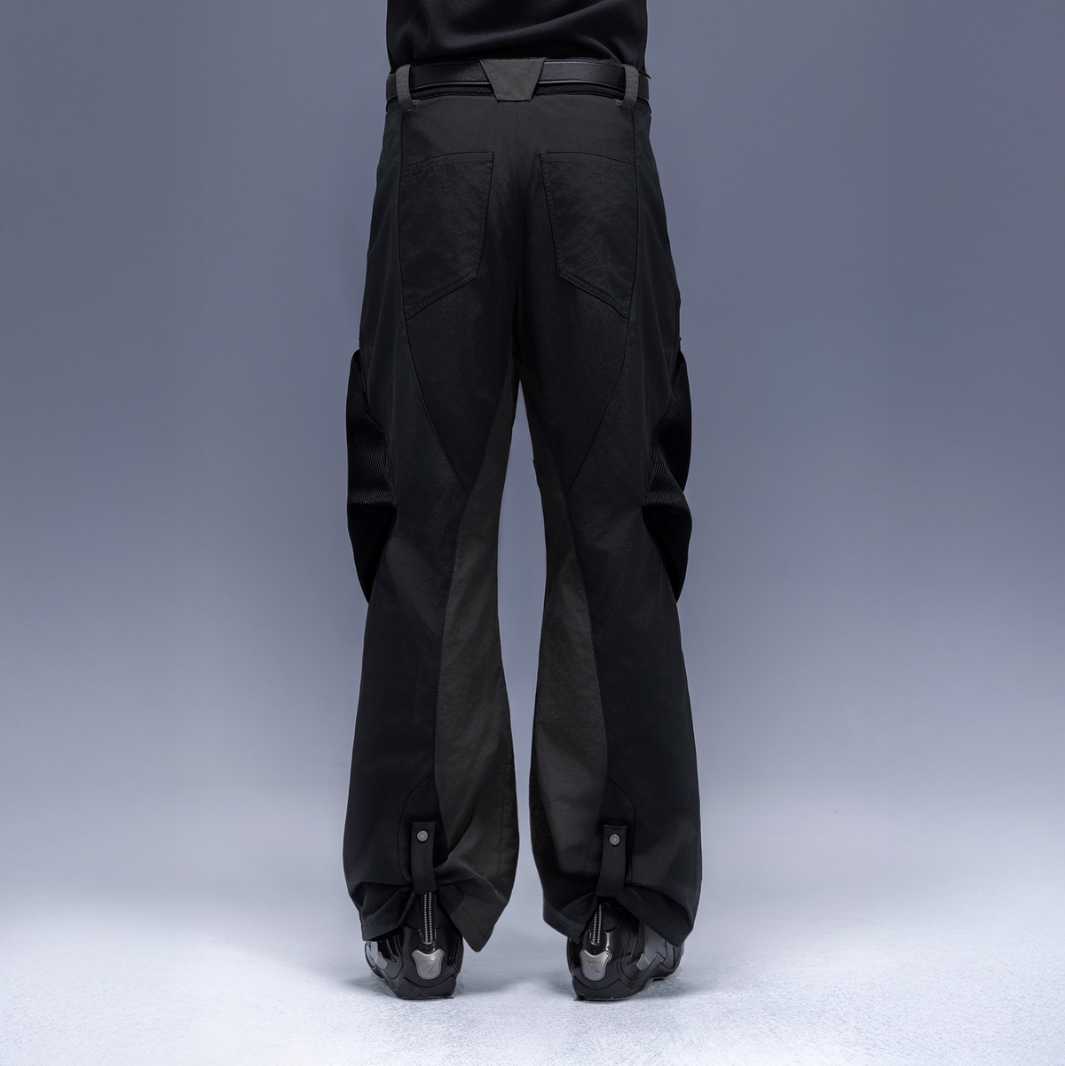 XIPHEVIL Paneled Multi-Pocket Zip Cargo Pants Black – photo 2 of 9
