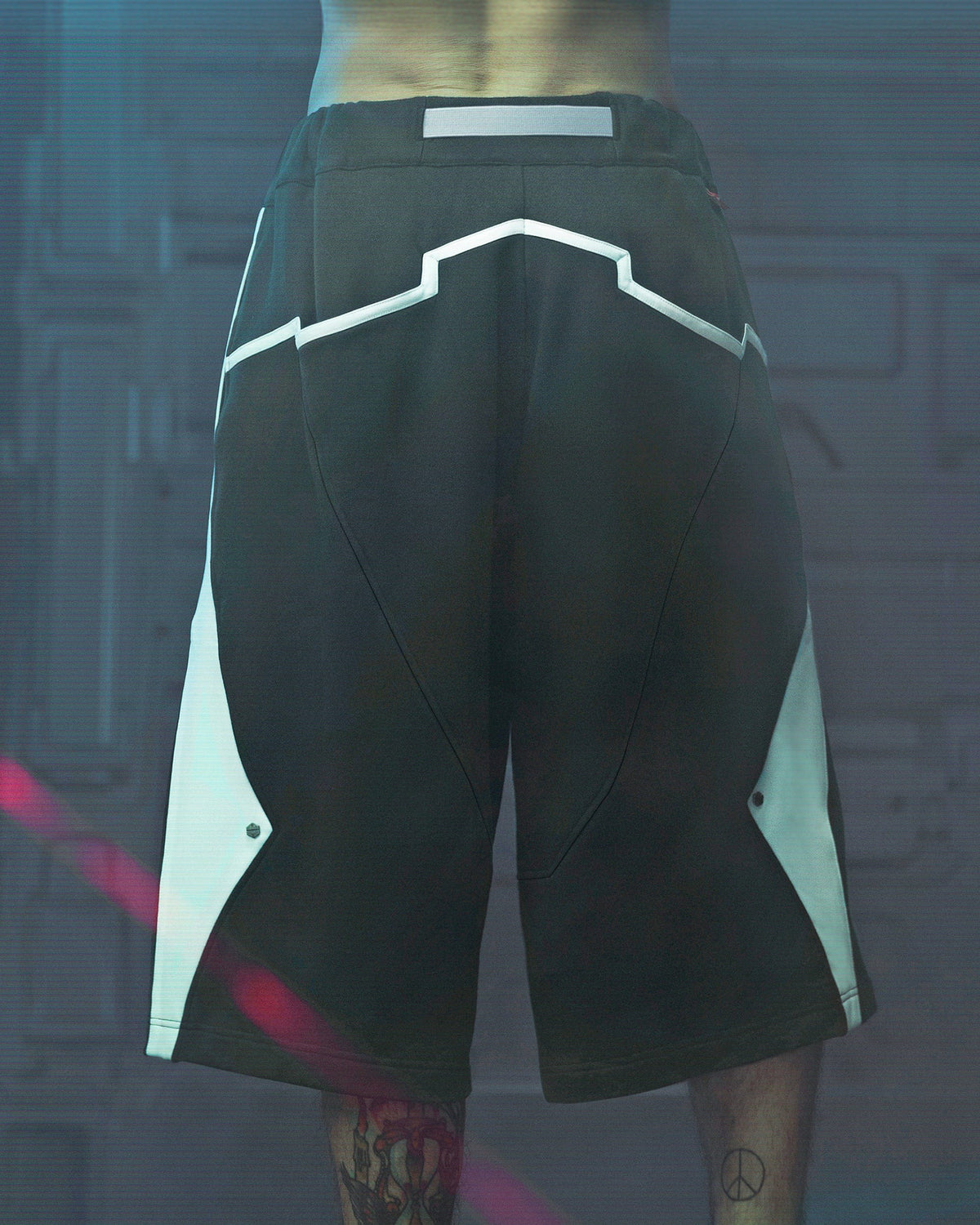 XIPHEVIL Deconstructed Zipper Rivet Shorts Black – photo 7 of 12