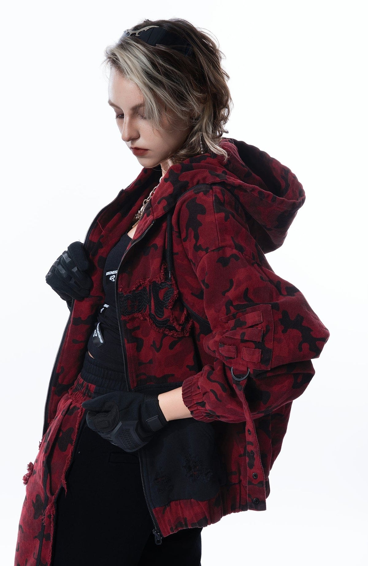 MOGONGSHE Camo Frayed LOGO Patch Hooded Jacket – photo 12 of 22