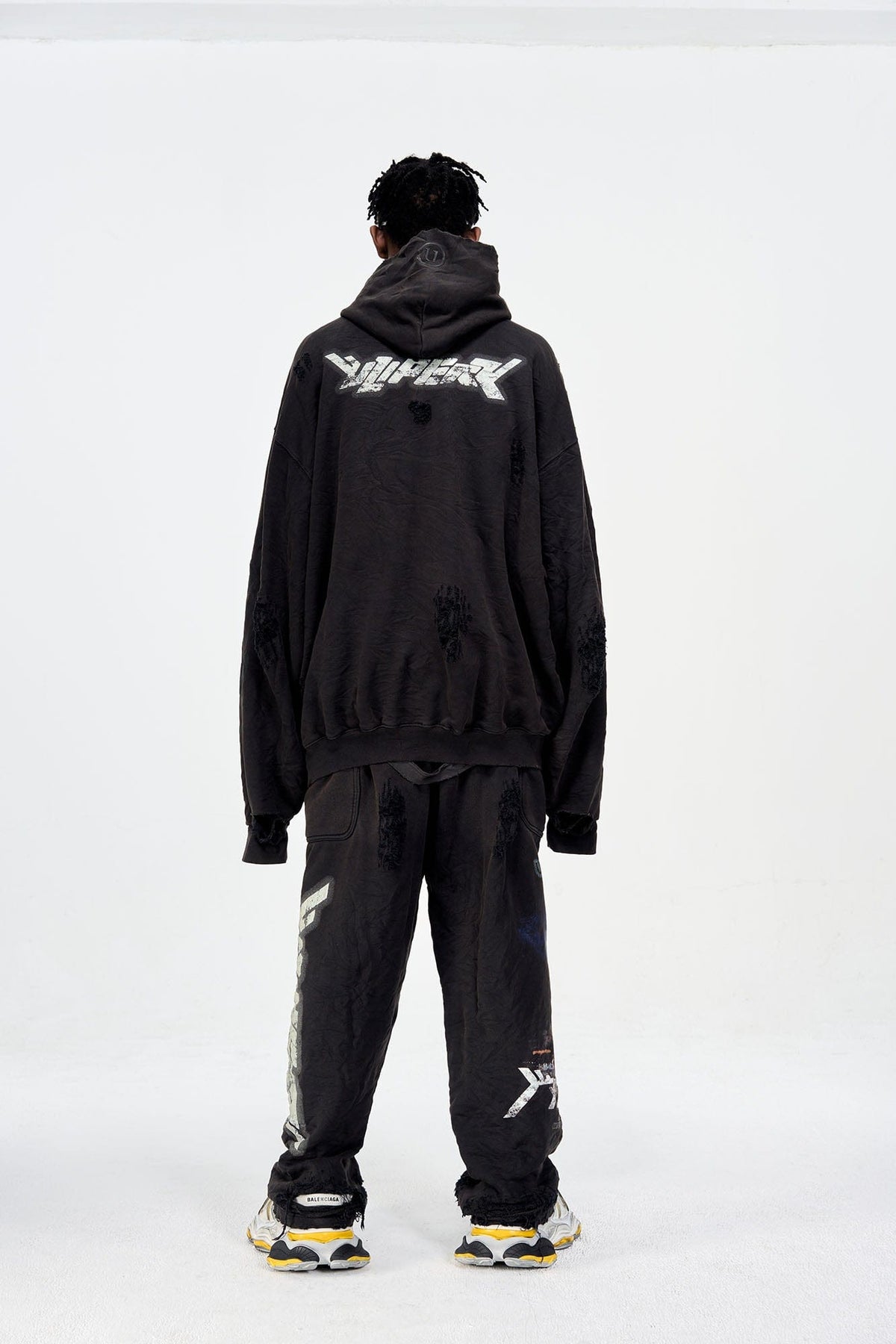 ULIPERY Distressed Glow Crinkled Sweatpants – photo 5 of 19
