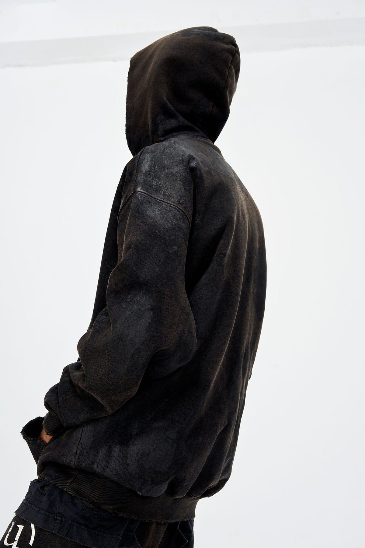 ULIPERY LOGO Mud-Wash Frayed Hoodie – photo 9 of 14
