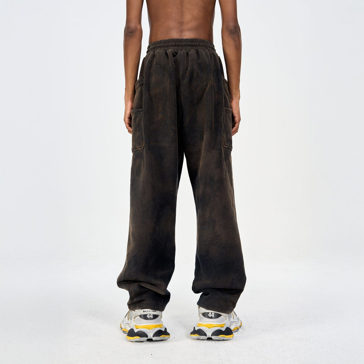 ULIPERY LOGO Mud-Wash Frayed Sweatpants – photo 2 of 10
