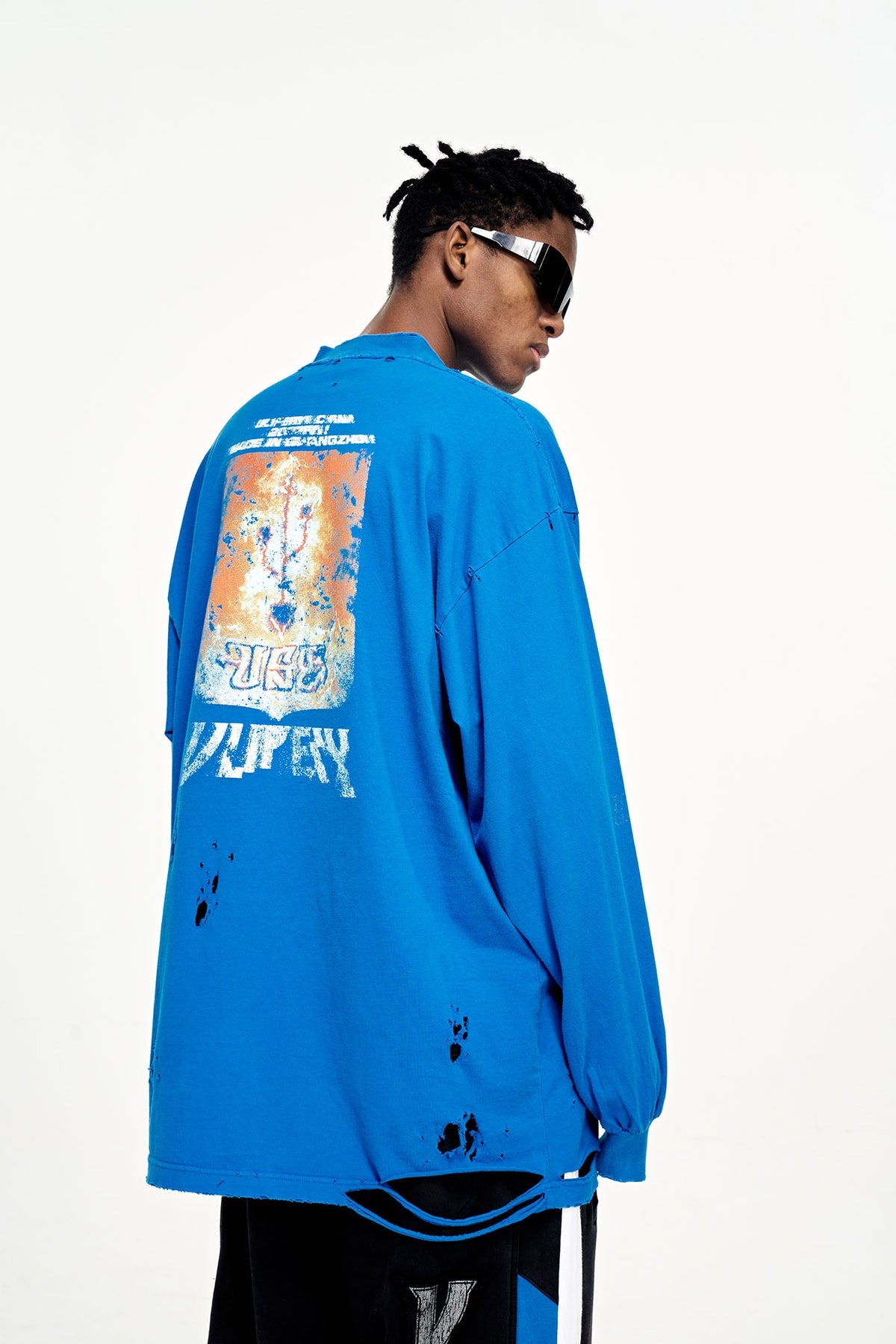 ULIPERY Distressed USB Graphic Long Sleeve Tee Blue – photo 5 of 7