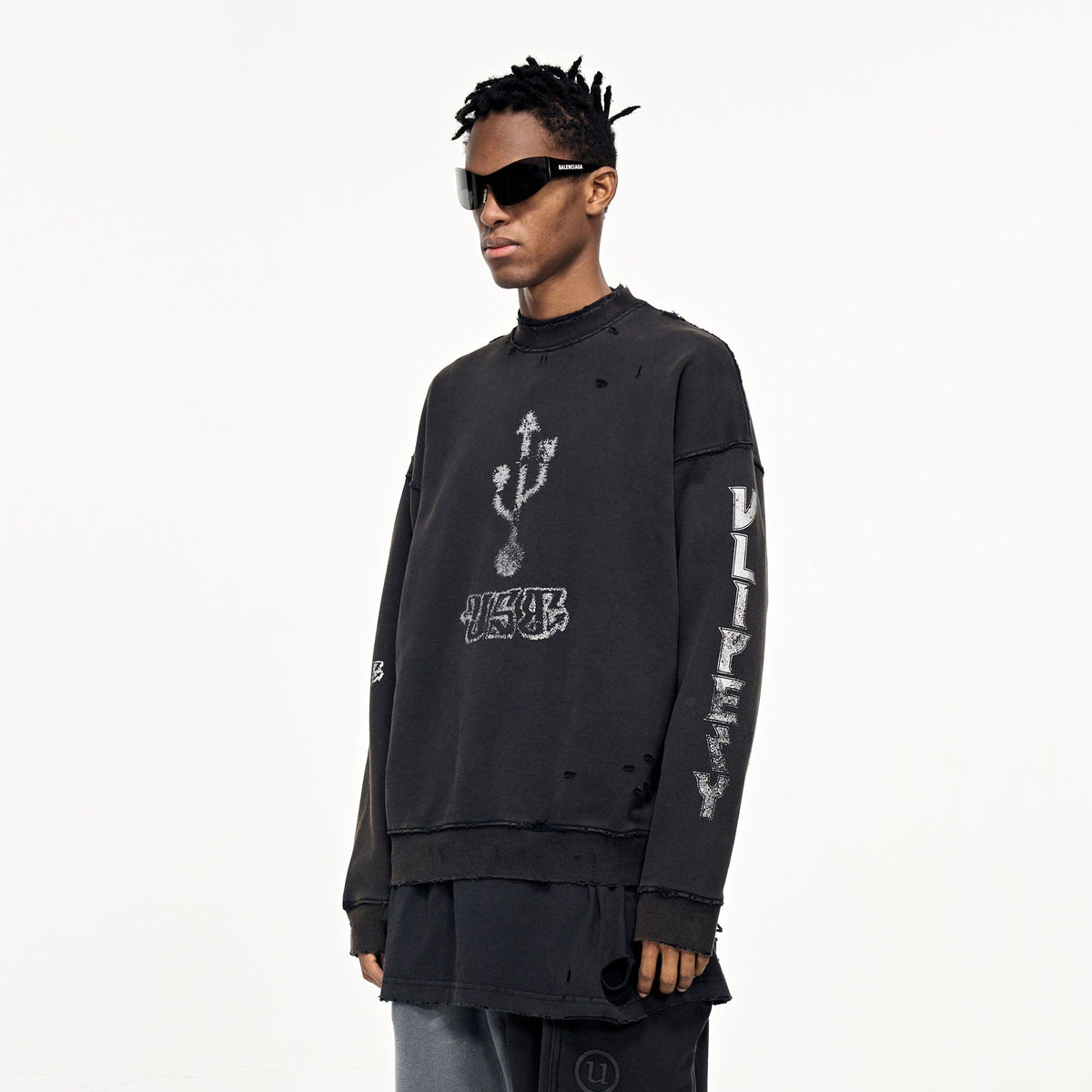 ULIPERY Distressed USB Graphic Long Sleeve Tee Black – photo 3 of 13