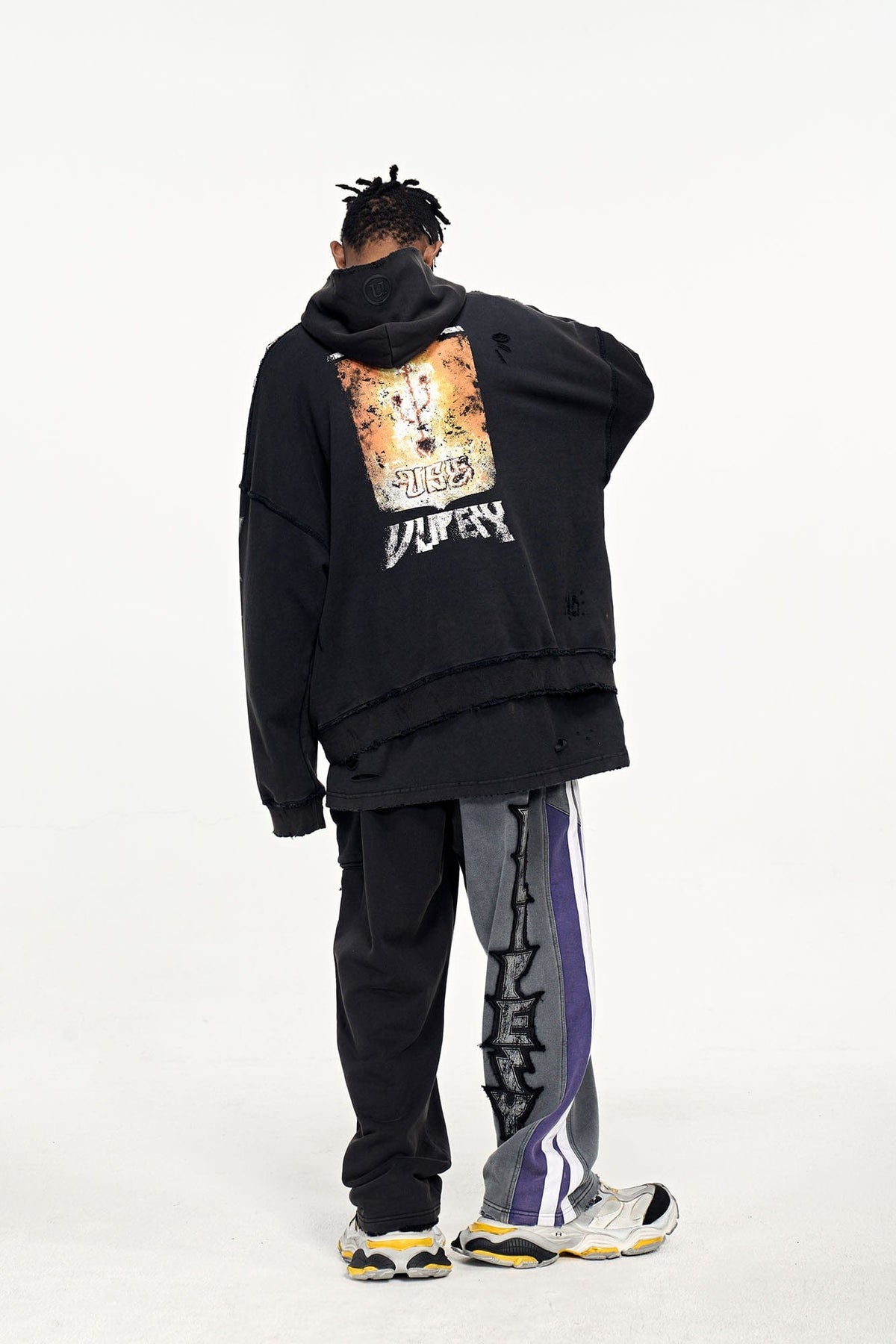 ULIPERY Distressed USB Graphic Hoodie – photo 5 of 12