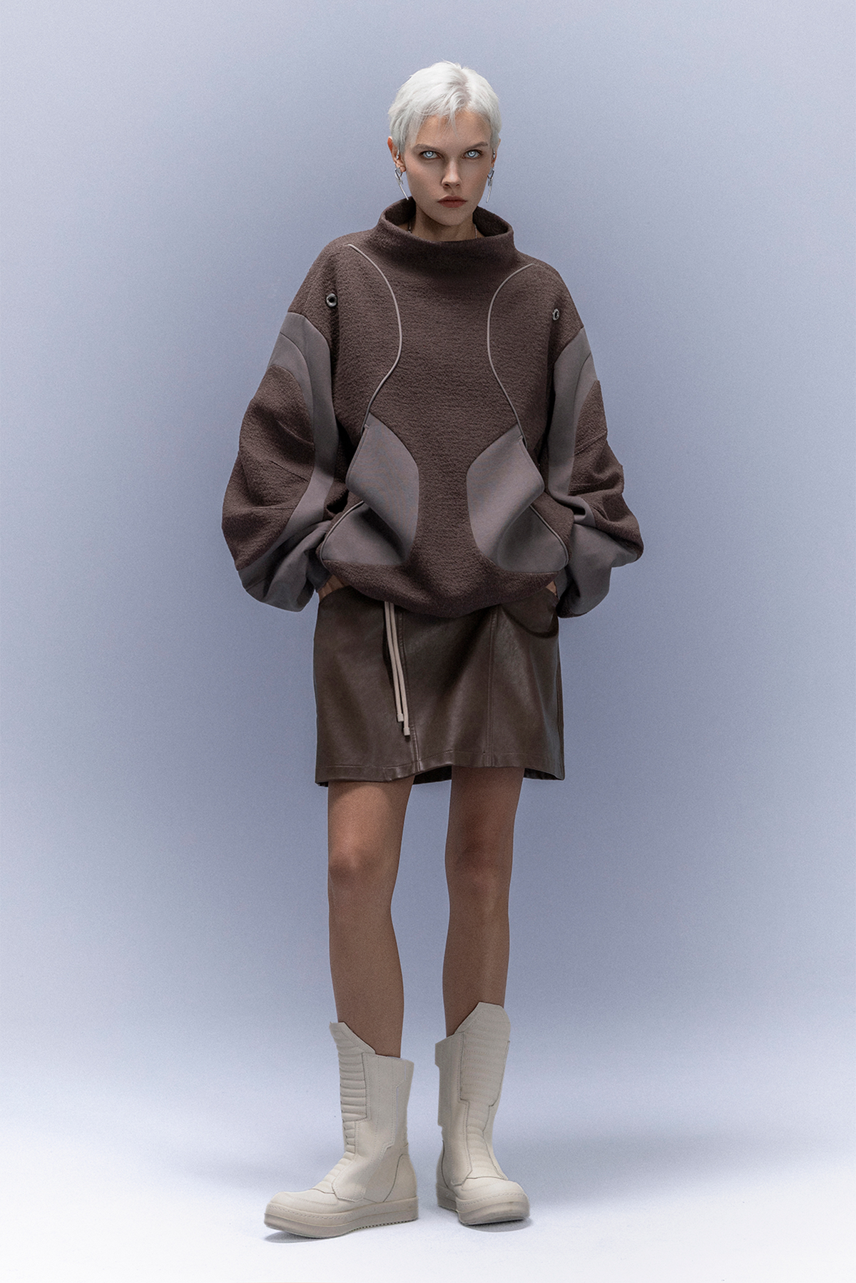 XIPHEVIL Fleece-Panel Saber-Sleeve Sweatshirt Coffee – photo 3 of 9