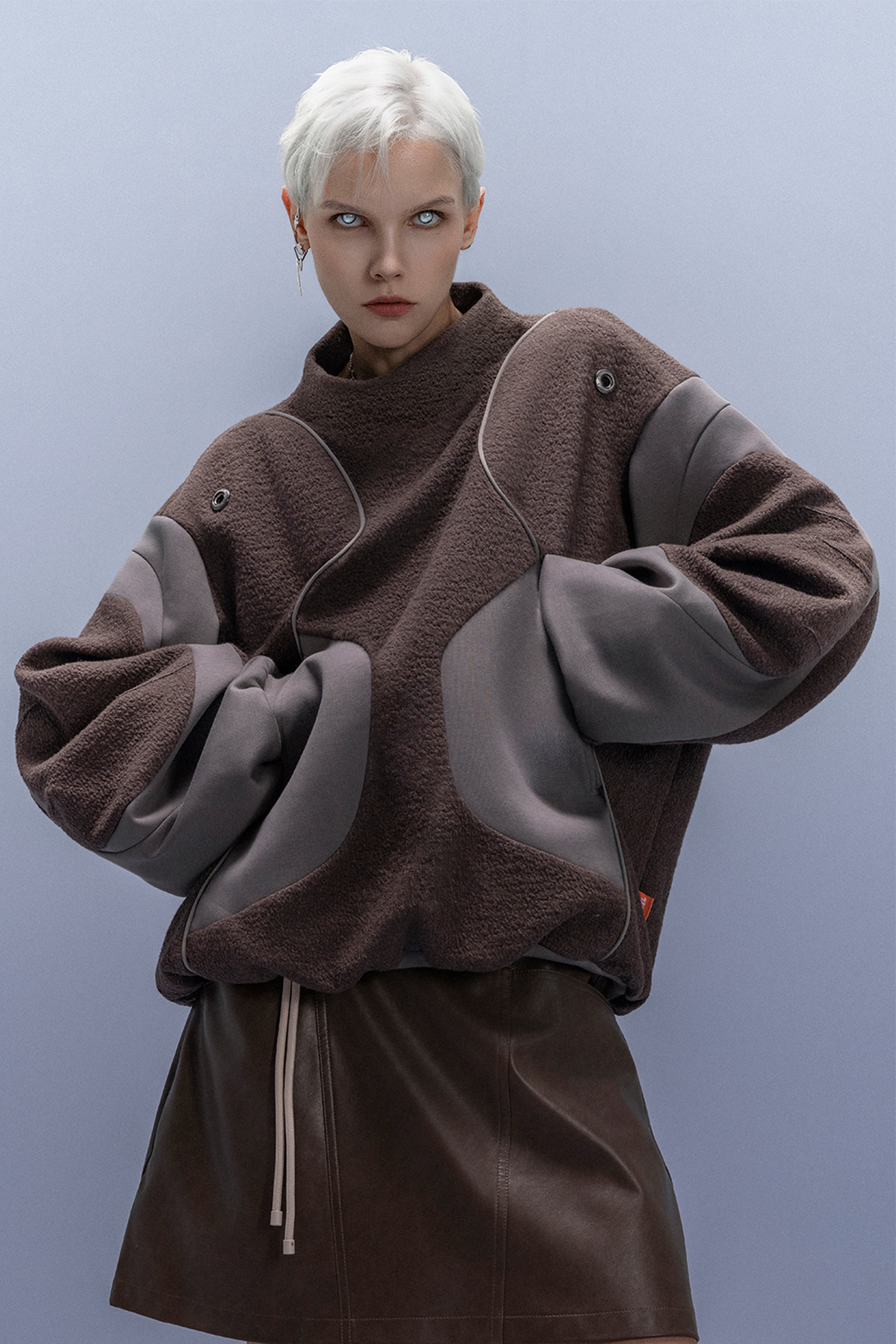 XIPHEVIL Fleece-Panel Saber-Sleeve Sweatshirt Coffee – photo 7 of 9
