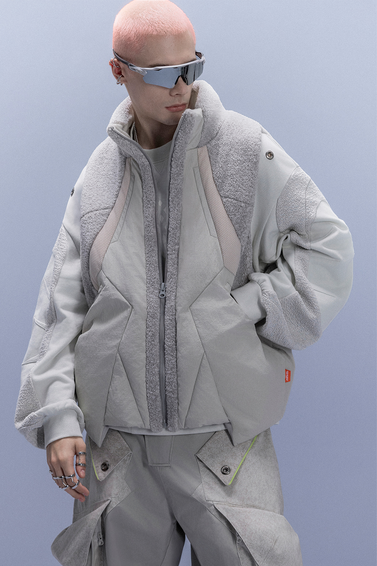 XIPHEVIL High-Neck Fleece-Panel Vest Light Gray – photo 14 of 18