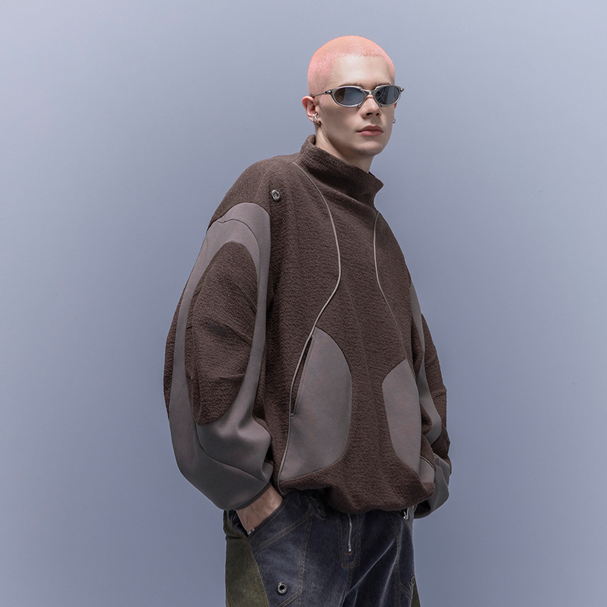 XIPHEVIL Fleece-Panel Saber-Sleeve Sweatshirt Coffee – photo 2 of 9