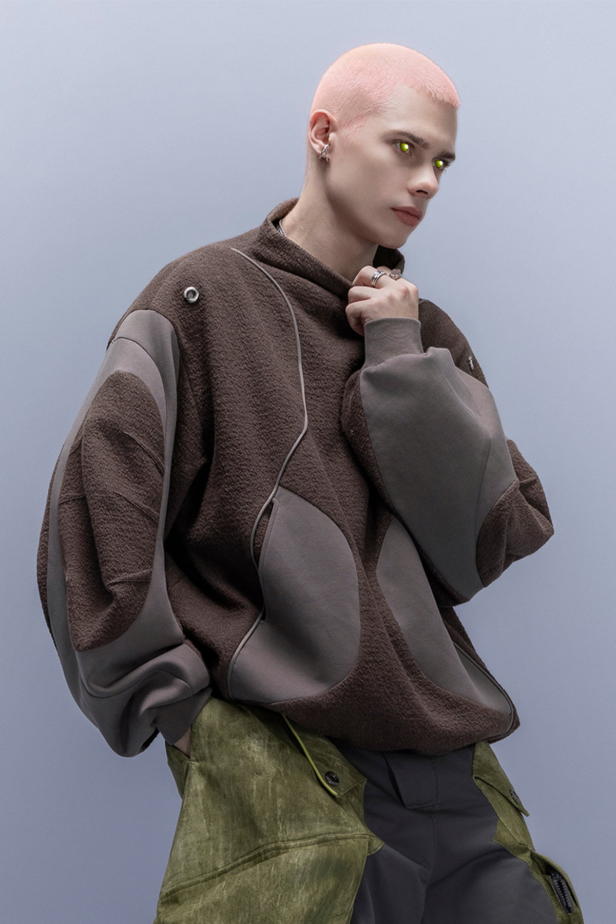 XIPHEVIL Fleece-Panel Saber-Sleeve Sweatshirt Coffee – photo 9 of 9